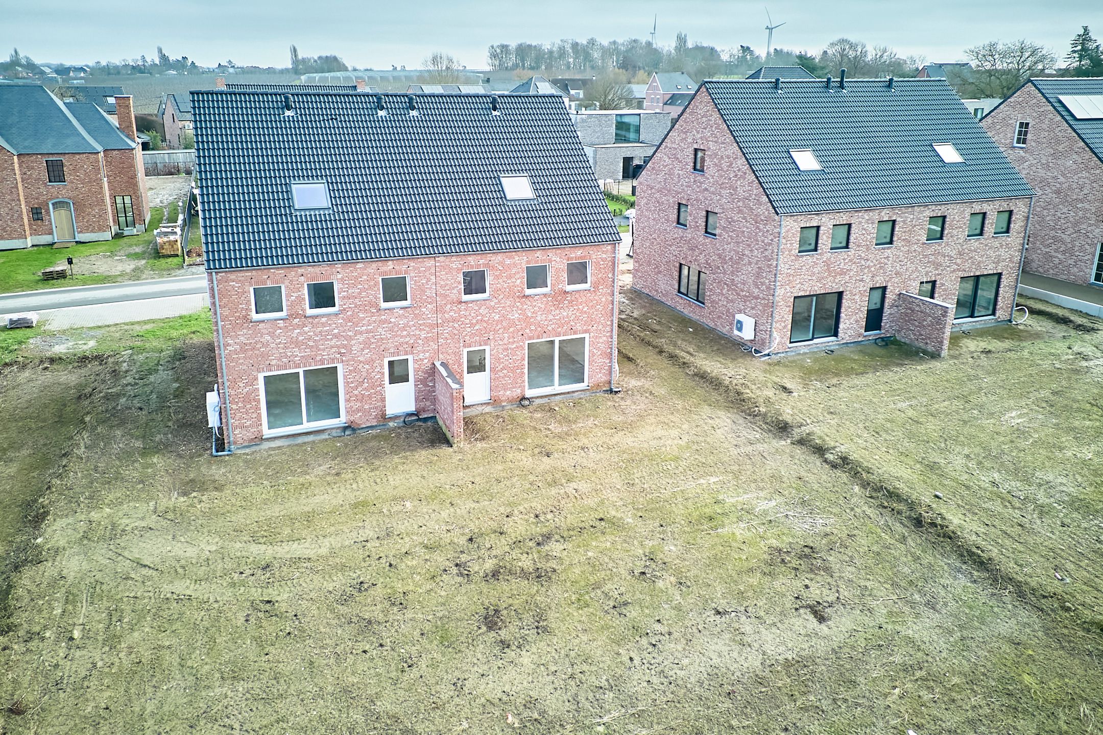 Nieuwbouw BEN-gezinswoning foto {{pictureIndex}}