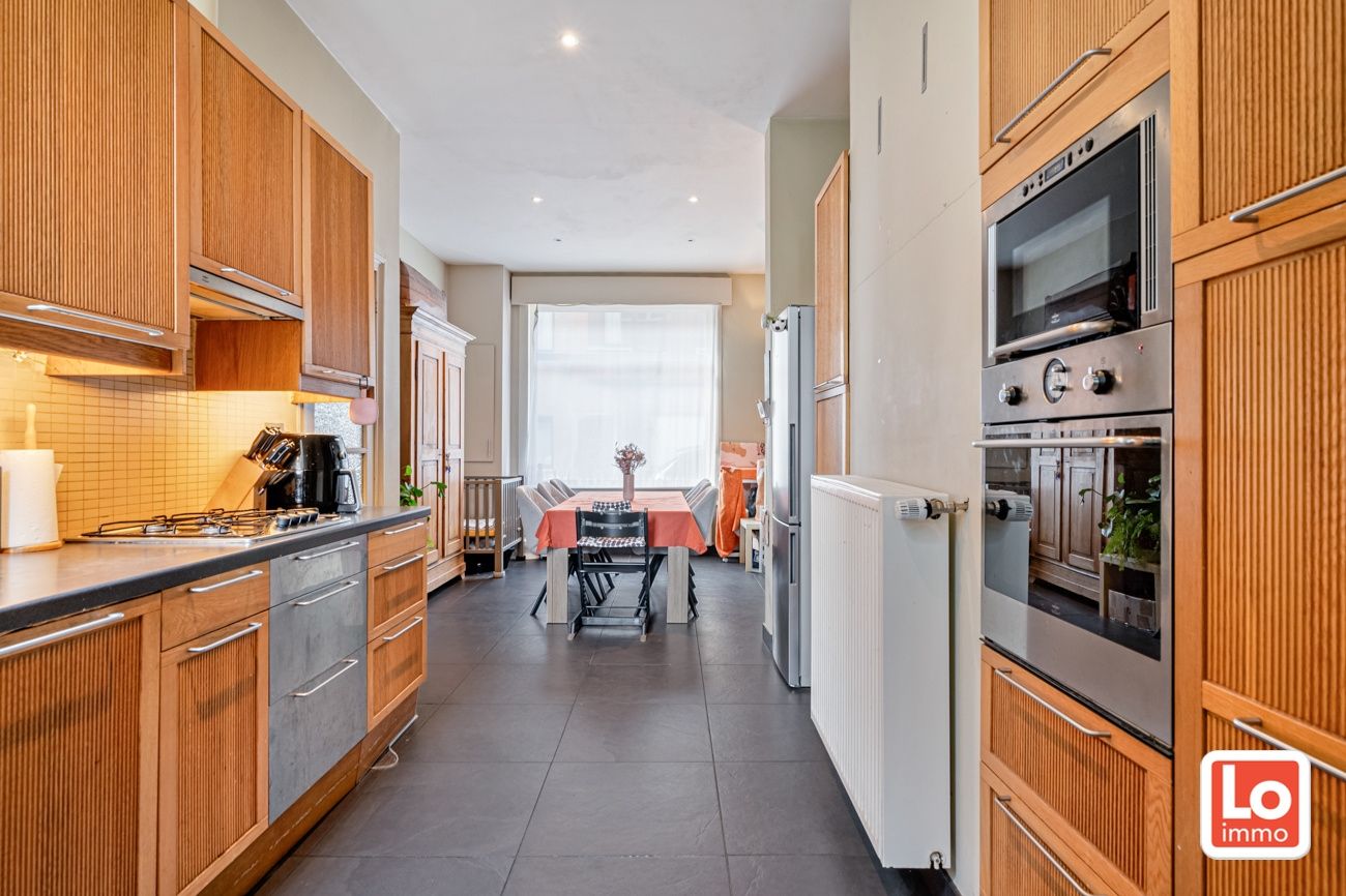 VERKOCHT!! Leuke stadswoning met tuintje & terras op een toplocatie vlakbij het centrum van Gent. foto 5