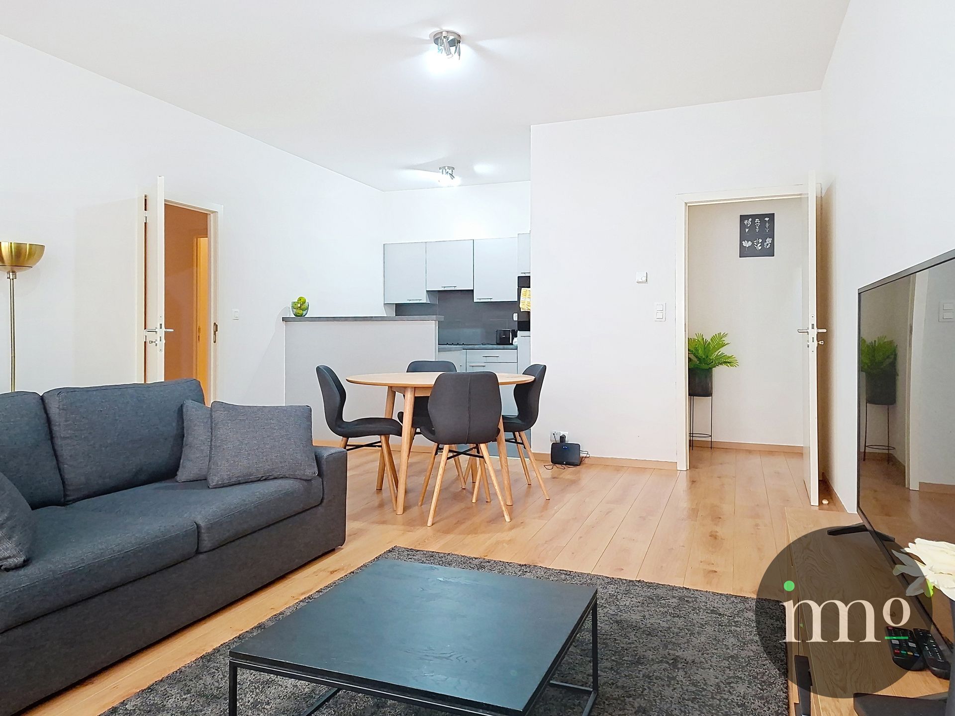 APPARTEMENT 2 KAMERS EUROPEES PARLEMENT + PARKING INBEGREPEN foto 3