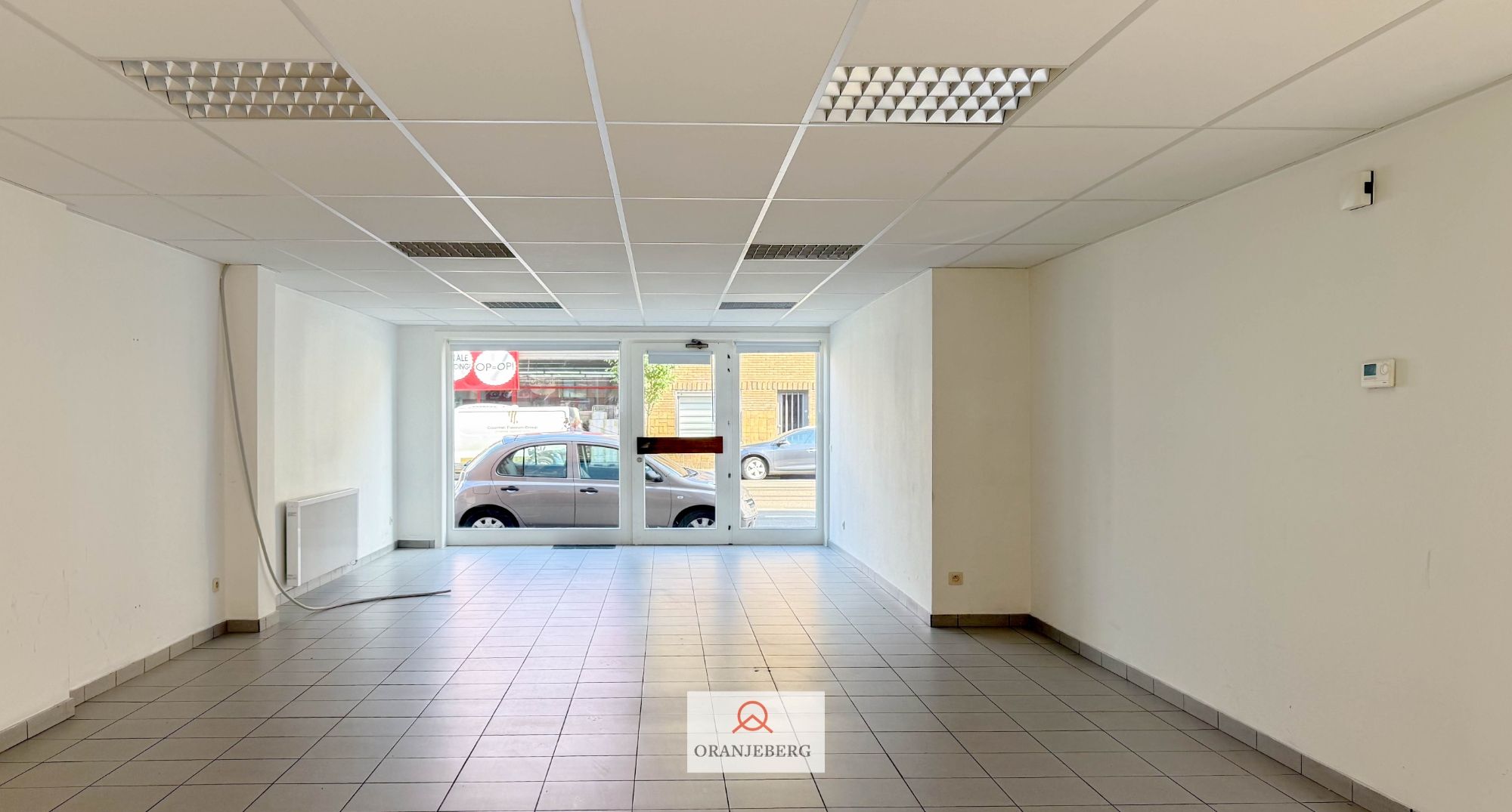 Commerciële ruimte te huren vlakbij Van Beverenplein Gent foto {{pictureIndex}}