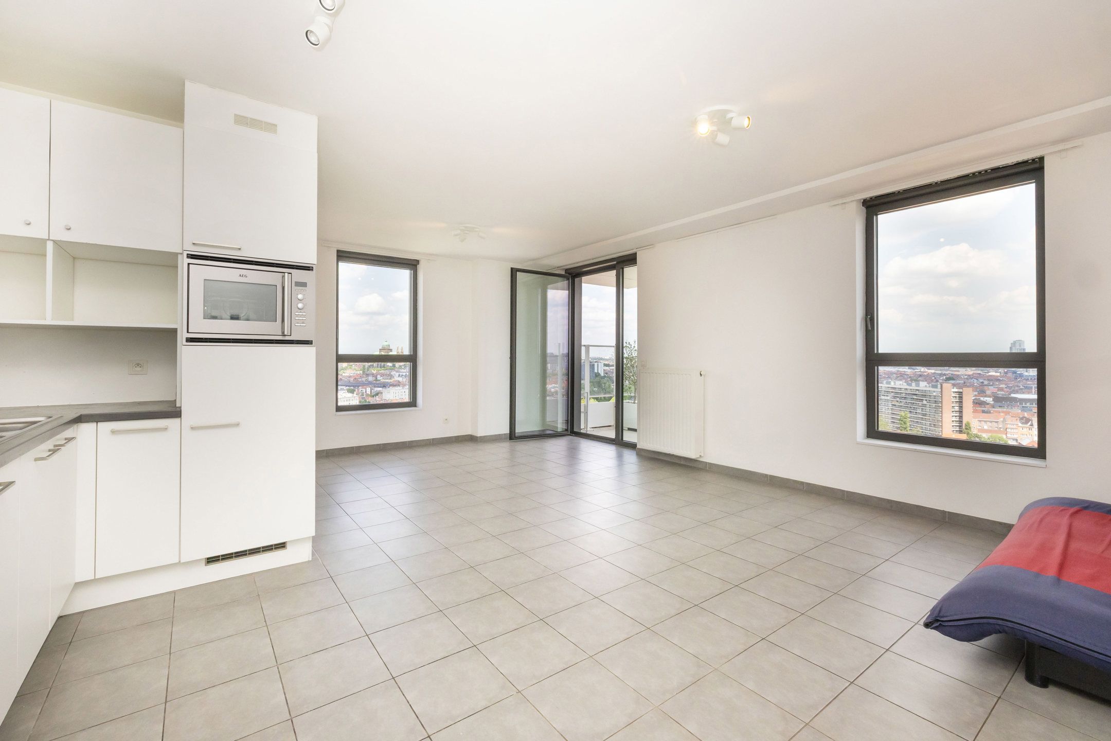 Prachtig appartement met 1 slaapkamer van ± 70 m² foto {{pictureIndex}}