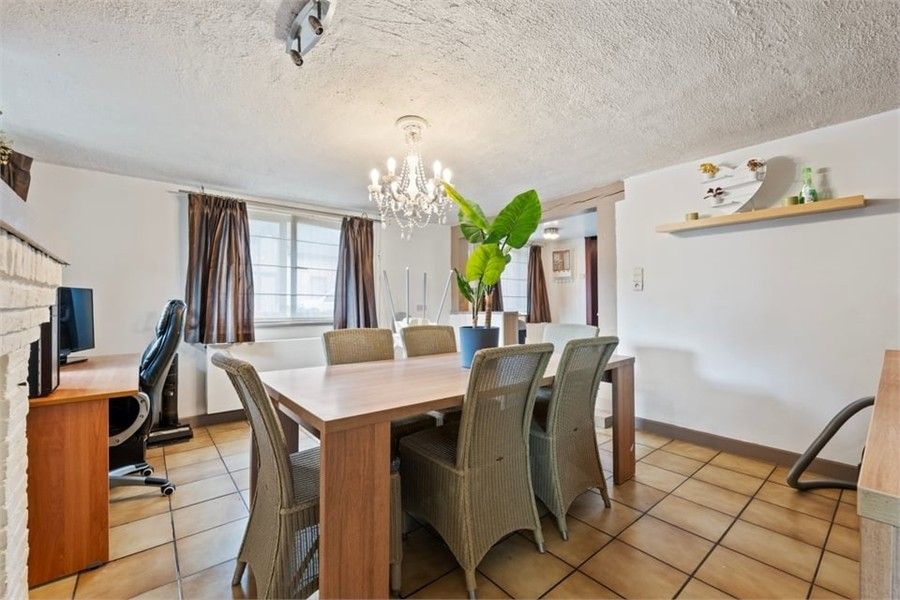 CHARMANTE GEZINSWONING OP EEN RUIM PERCEEL IN BUVINGEN foto 6