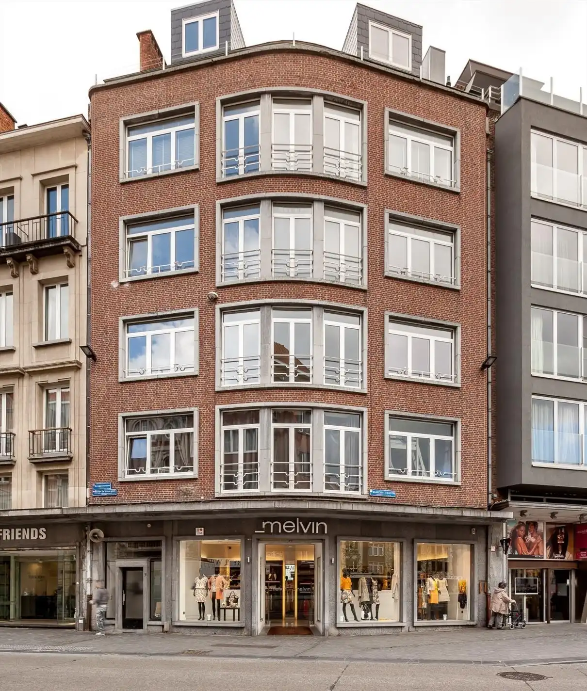 Laatste studentenkamer met privé sanitair in hartje Leuven! foto 7