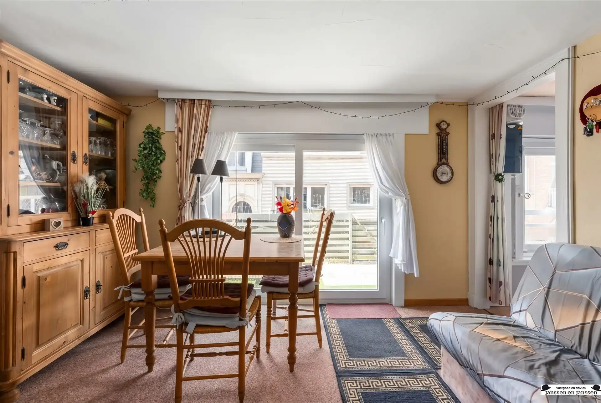 Centraal appartement vlakbij de zee in hartje Blankenberge foto 2