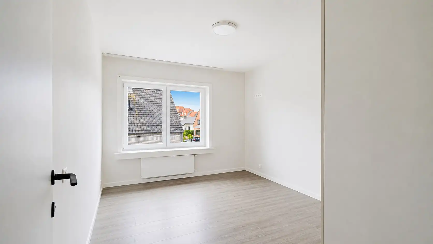Gerenoveerd appartement met twee kamers en open zichten  foto 11
