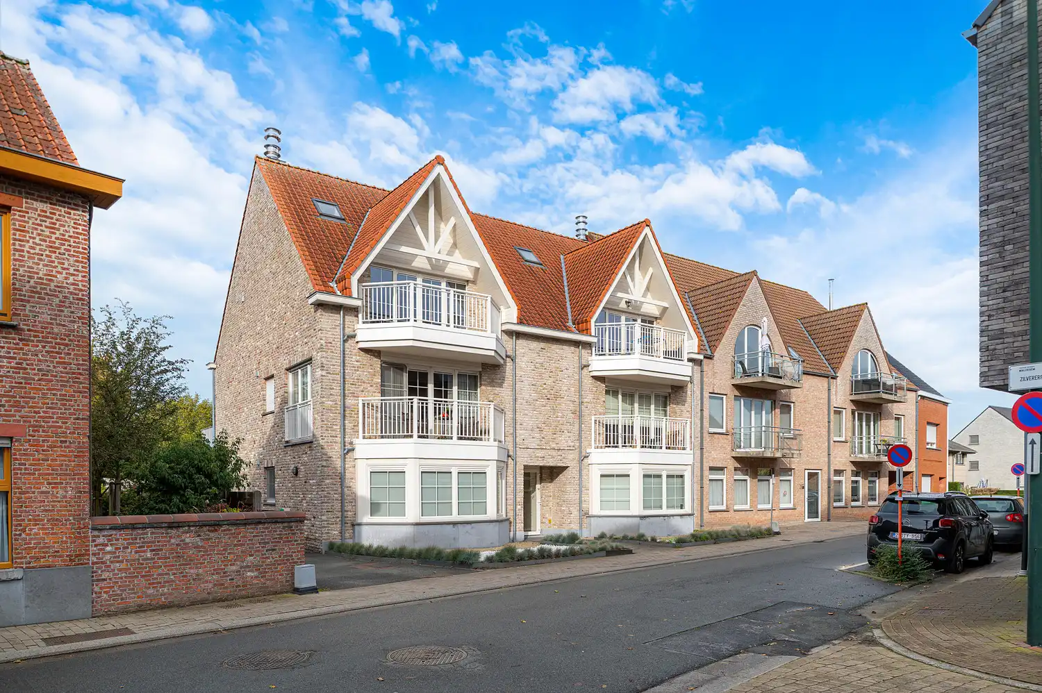 Groot woonappartement (109m²) met terrassen in villa residentie foto {{pictureIndex}}