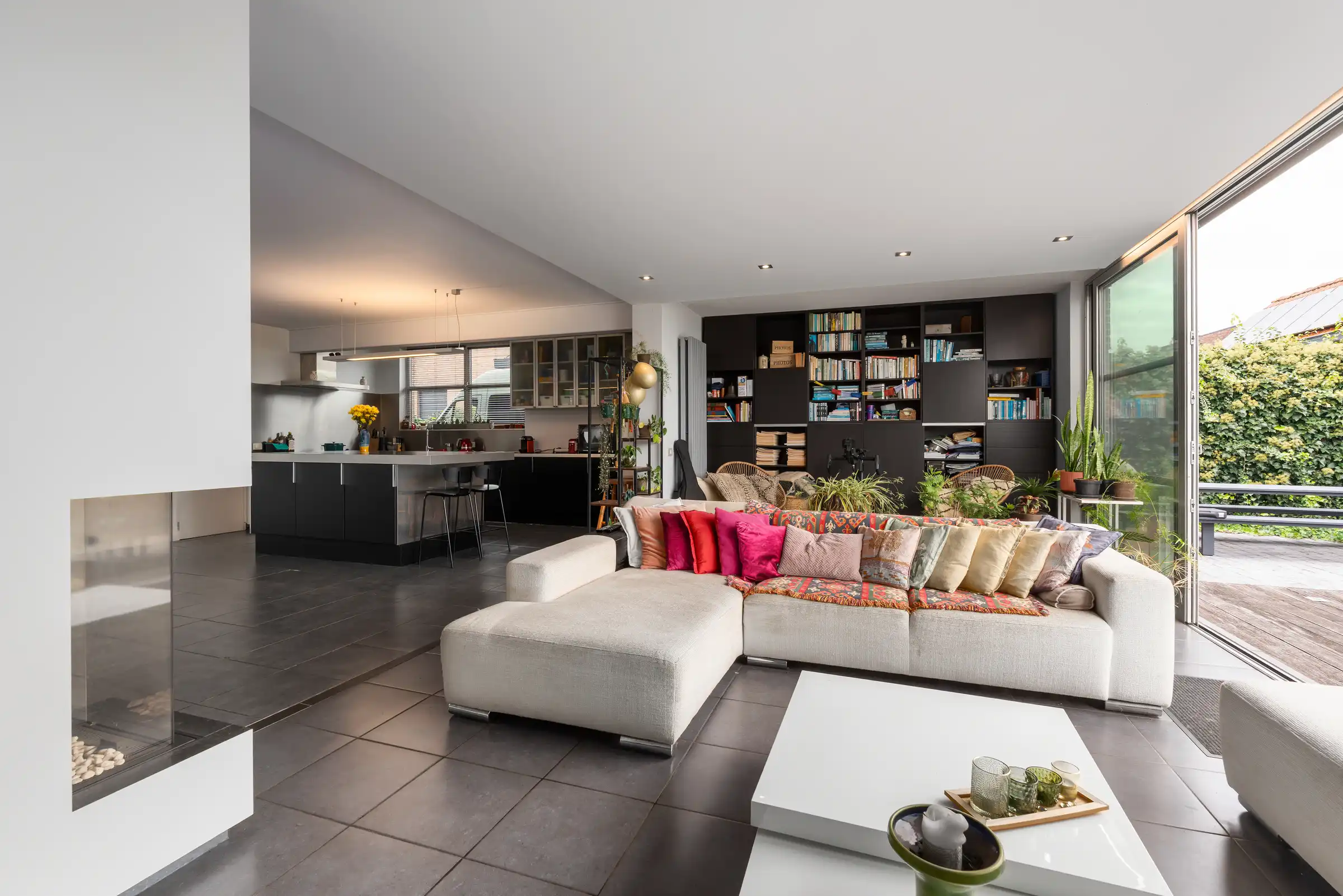 Ruime woning met 4 slaapkamers en weiland in Brakel foto 4