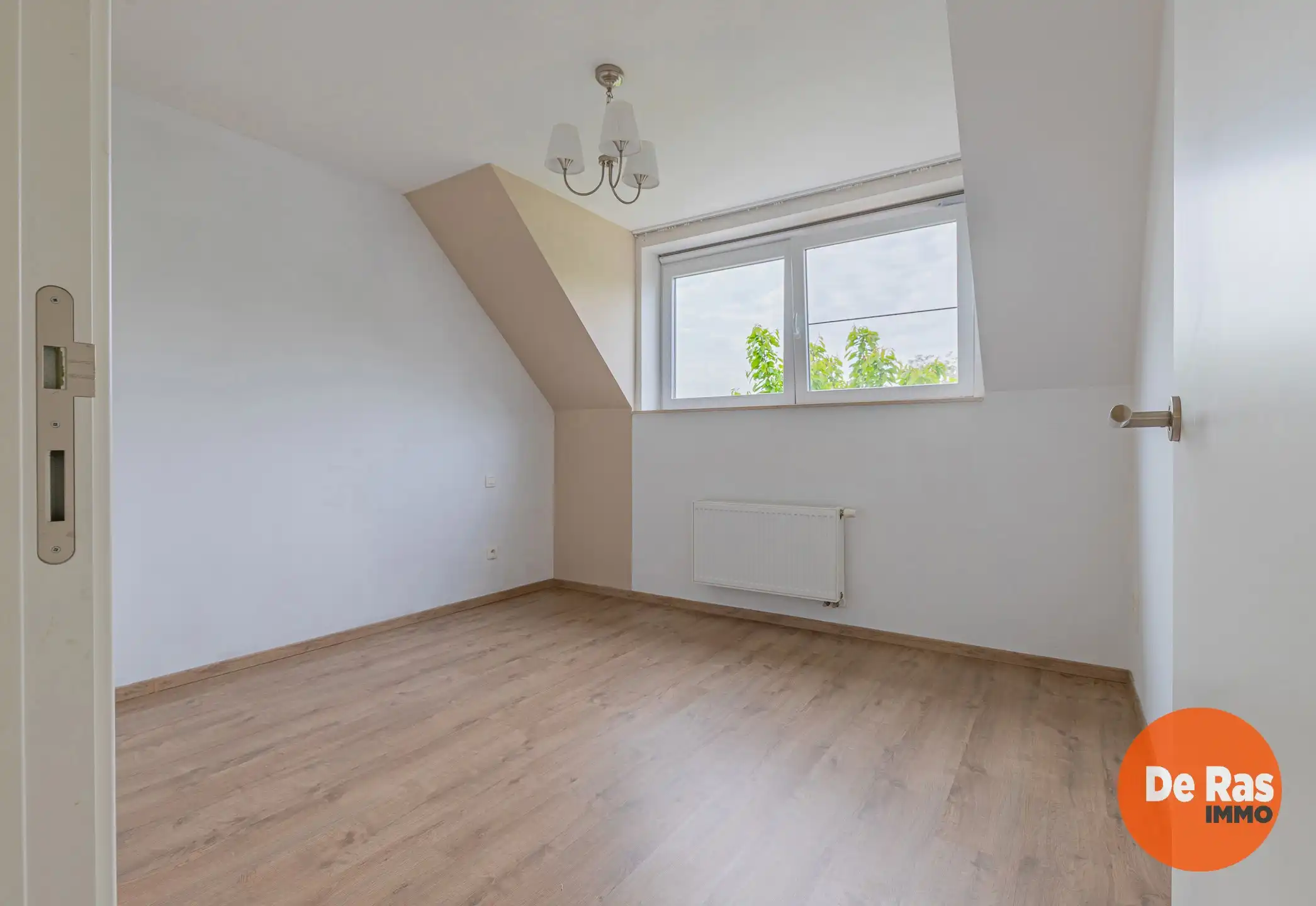 OORDEGEM – Recente  HOB met drie slaapkamers en tuin foto 11