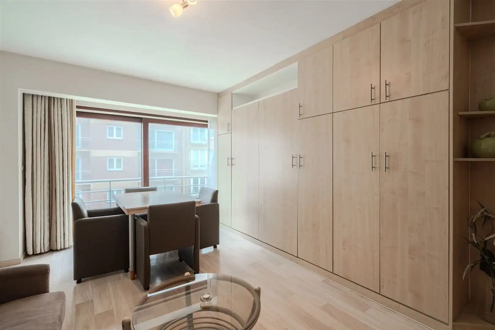 Studio met schuin zeezicht foto 12