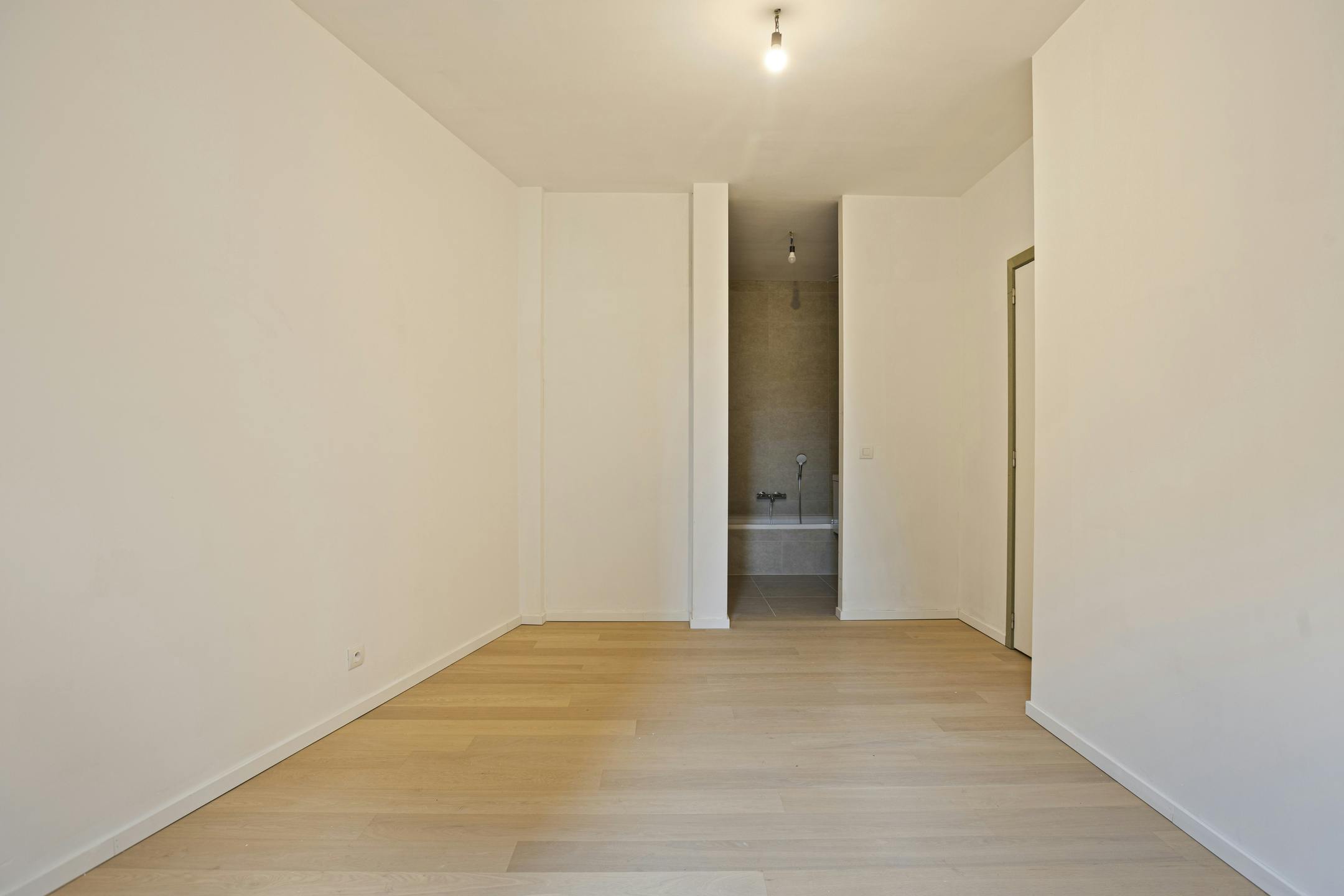 Vernieuwbouw appartement 2 slaapkamers te centrum Brugge  foto 8