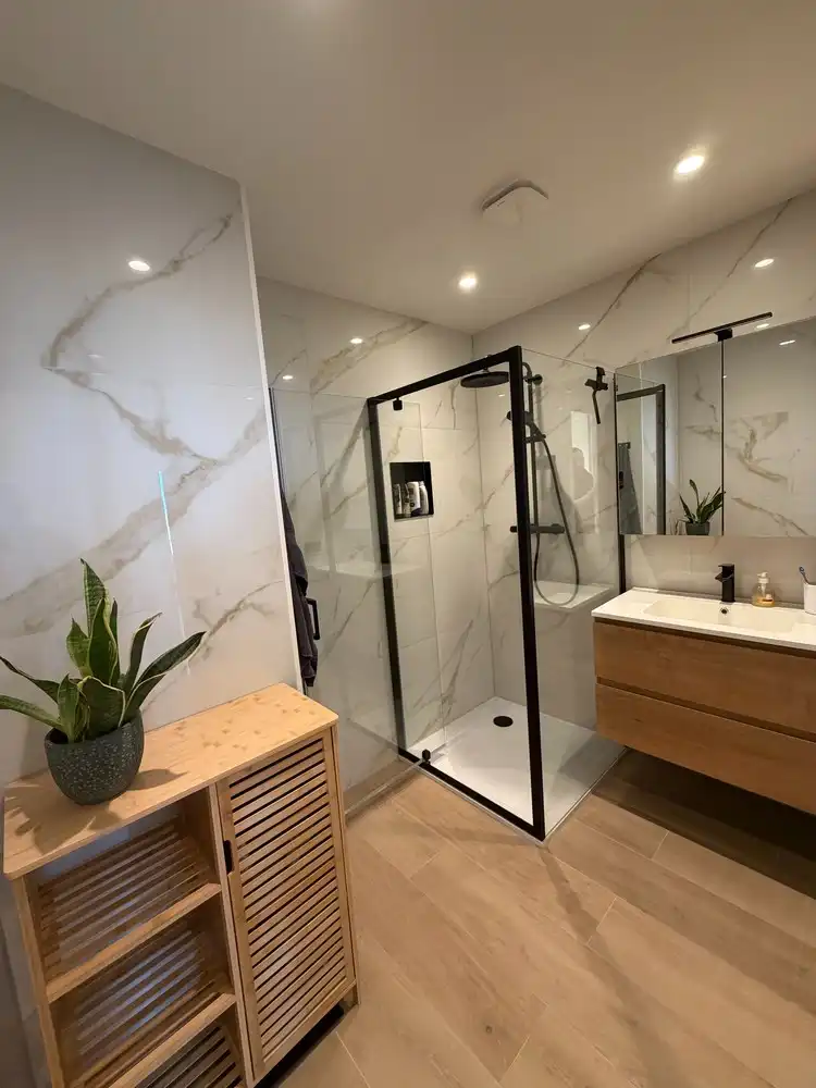 Gerenoveerd appartement van 92m² met 2 slaapkamers te Genk foto 8