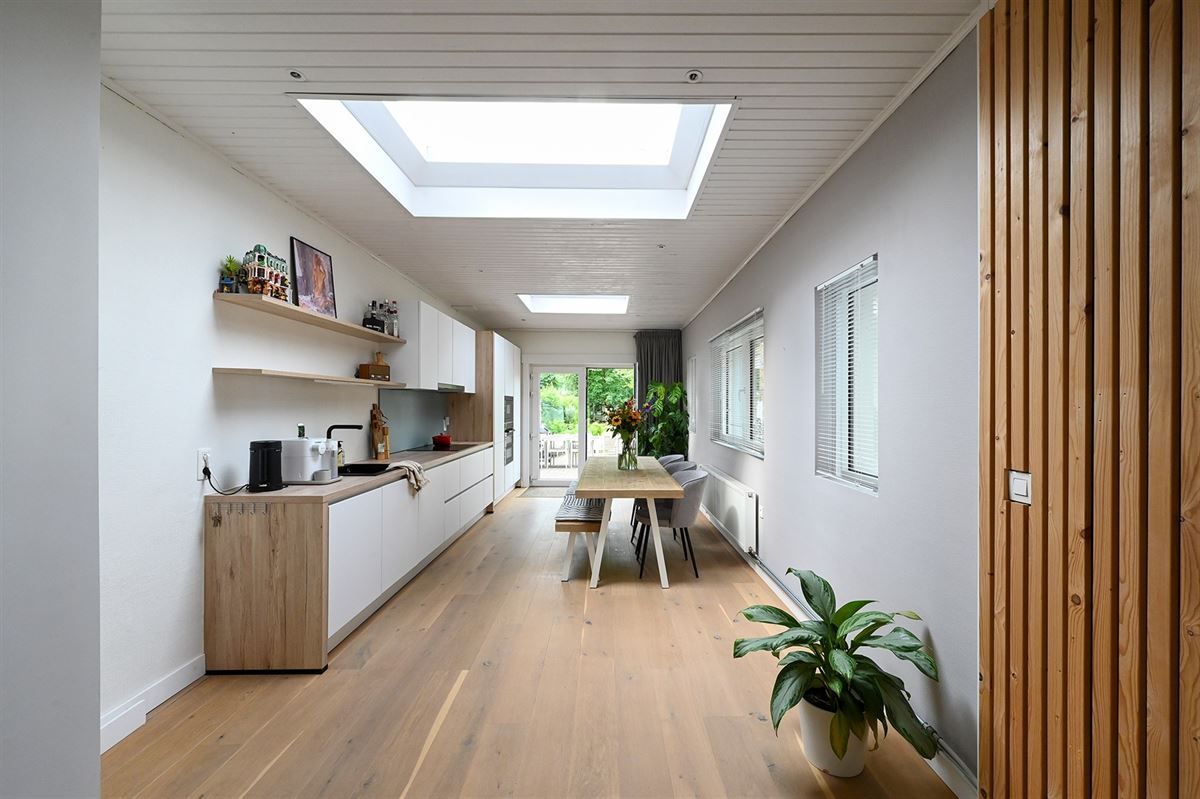 Supergezellige gerenoveerde woning met zij-ingang foto 11