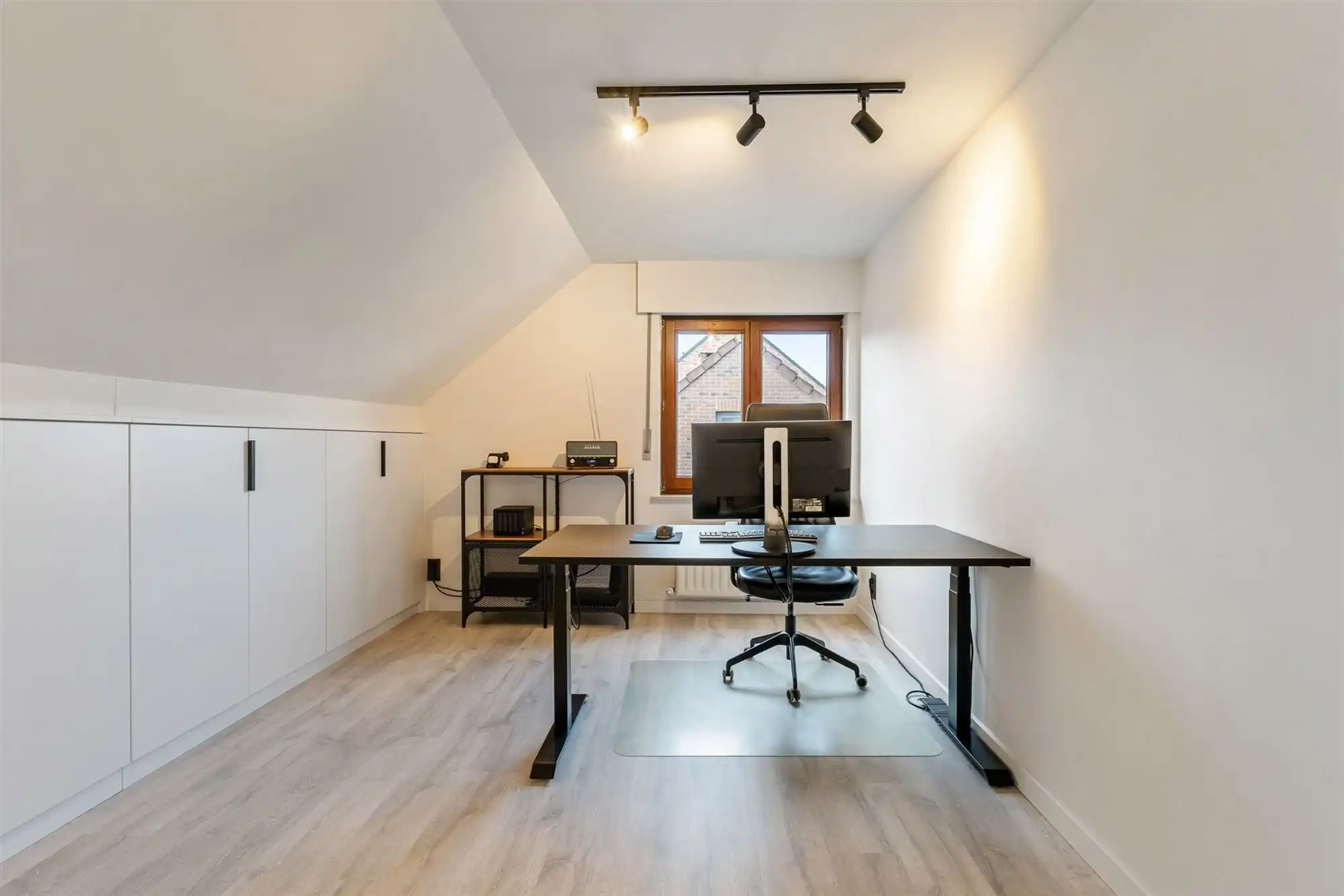 MOOI GERENOVEERDE WONING MET 4 SLAAPKAMERS OP RUSTIGE LIGGING VLAKBIJ KOERSEL CENTRUM foto 17