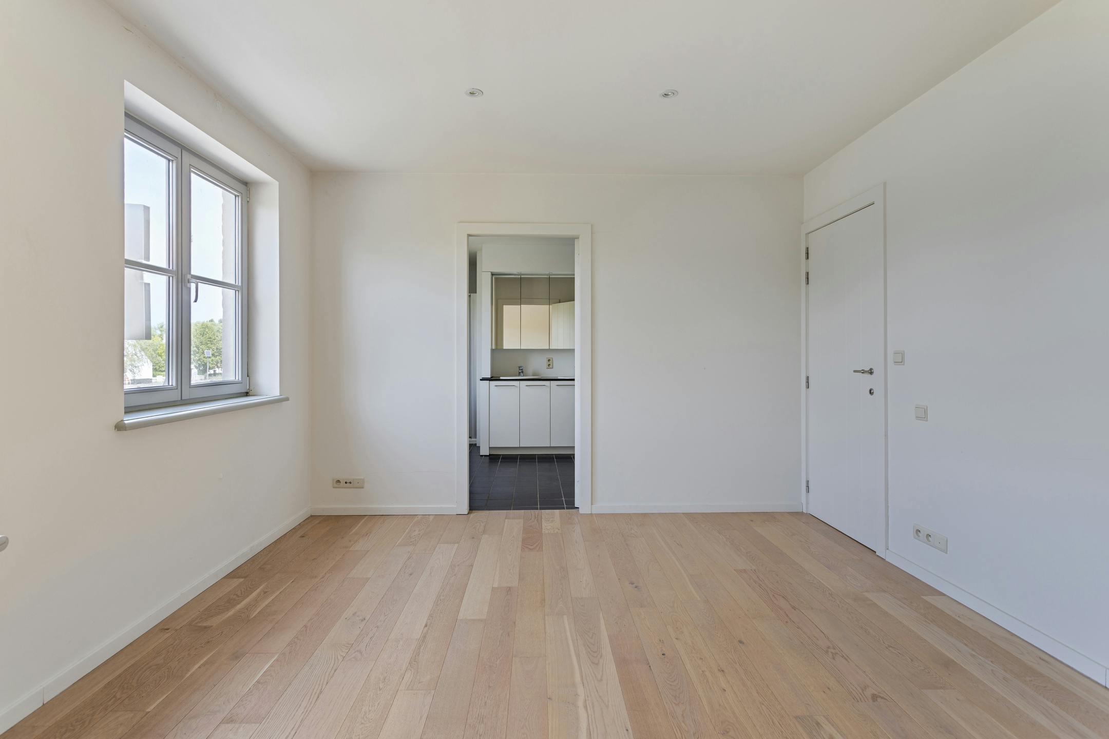 Hedendaags huis met 3 slaapkamers & garage in hartje Damme foto 12