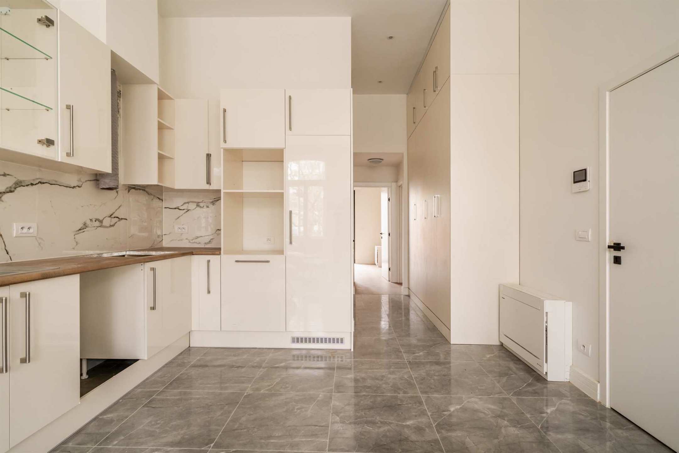 Volledig gerenoveerd 2 slaapkamer app te Antwerpen-Zuid foto 5