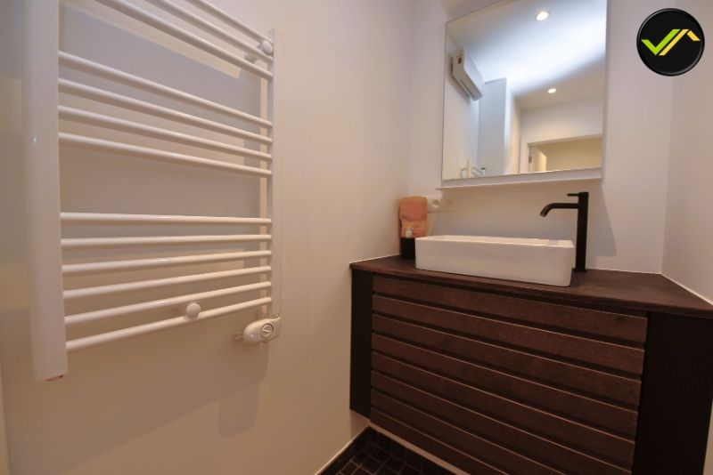Vastgoed Select: Stijlvol gerenoveerd appartement in Lievegem met modern comfort en aantrekkelijk investeringsrendement foto 5