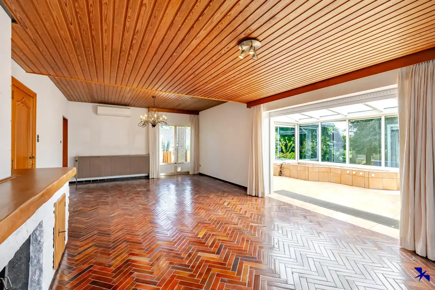 Karaktervolle villa met 5 slpks, dubbele garage en tuin foto 5