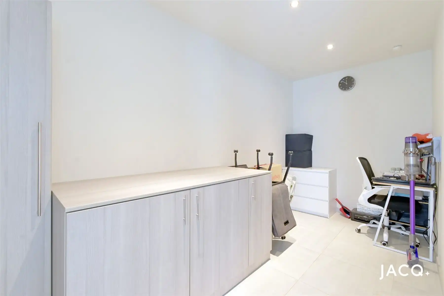 Gerenoveerde woning met 2slpk's, ruim terras en garage! foto 8