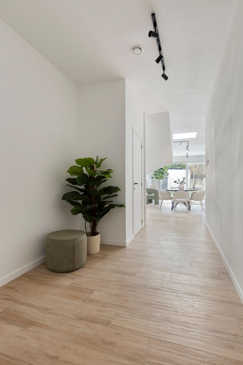 Energiezuinige vernieuwde woning met 4 slaapkamers. foto 9