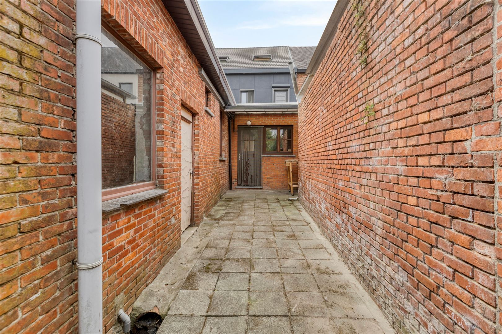 Te renoveren gelijkvloers appartement foto 18