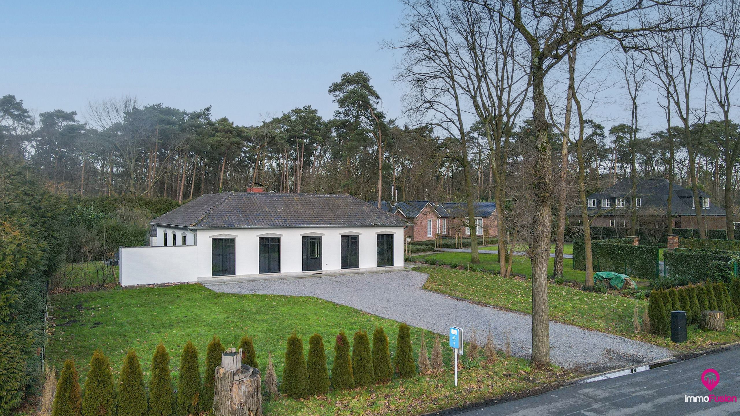Hoofdfoto van de publicatie: Goed gelegen landelijke villa met 12are grond op toplocatie!