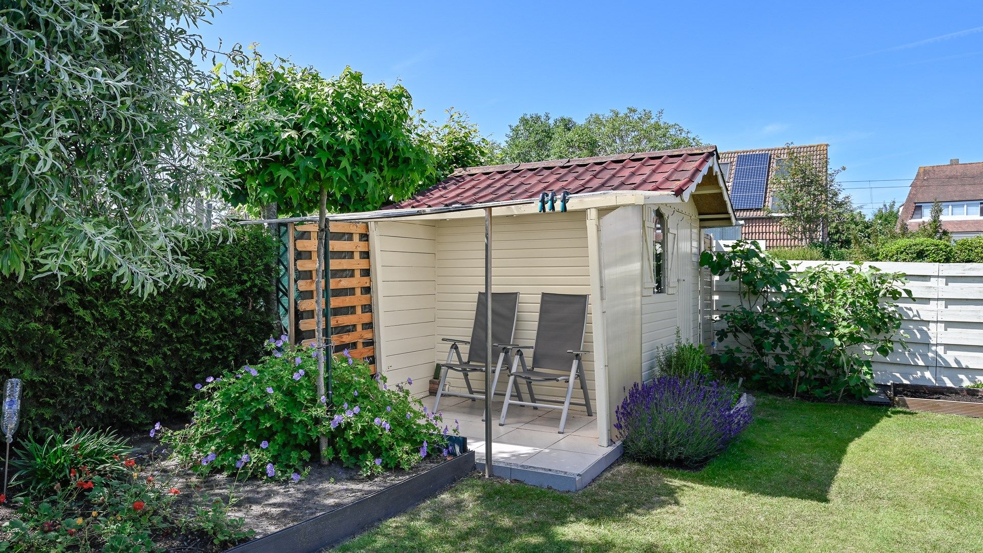 Halfopen villa met garage en zonnige tuin foto 18