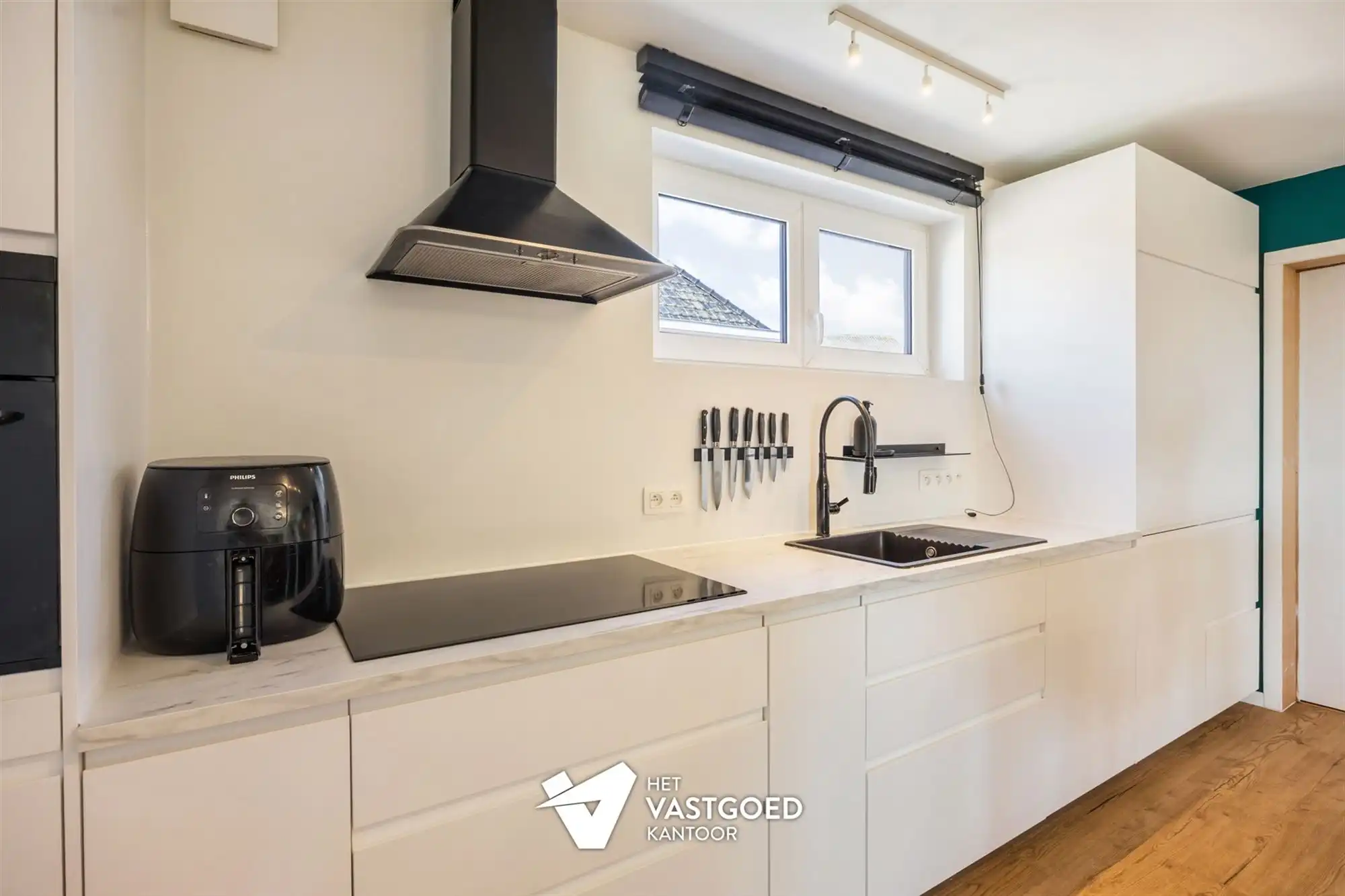 HEEL KNUSSE GELIJKVLOERSE WONING MET 3 SLAAPKAMERS EN ZUIDGERICHTE TUIN TE BUDINGEN foto 9