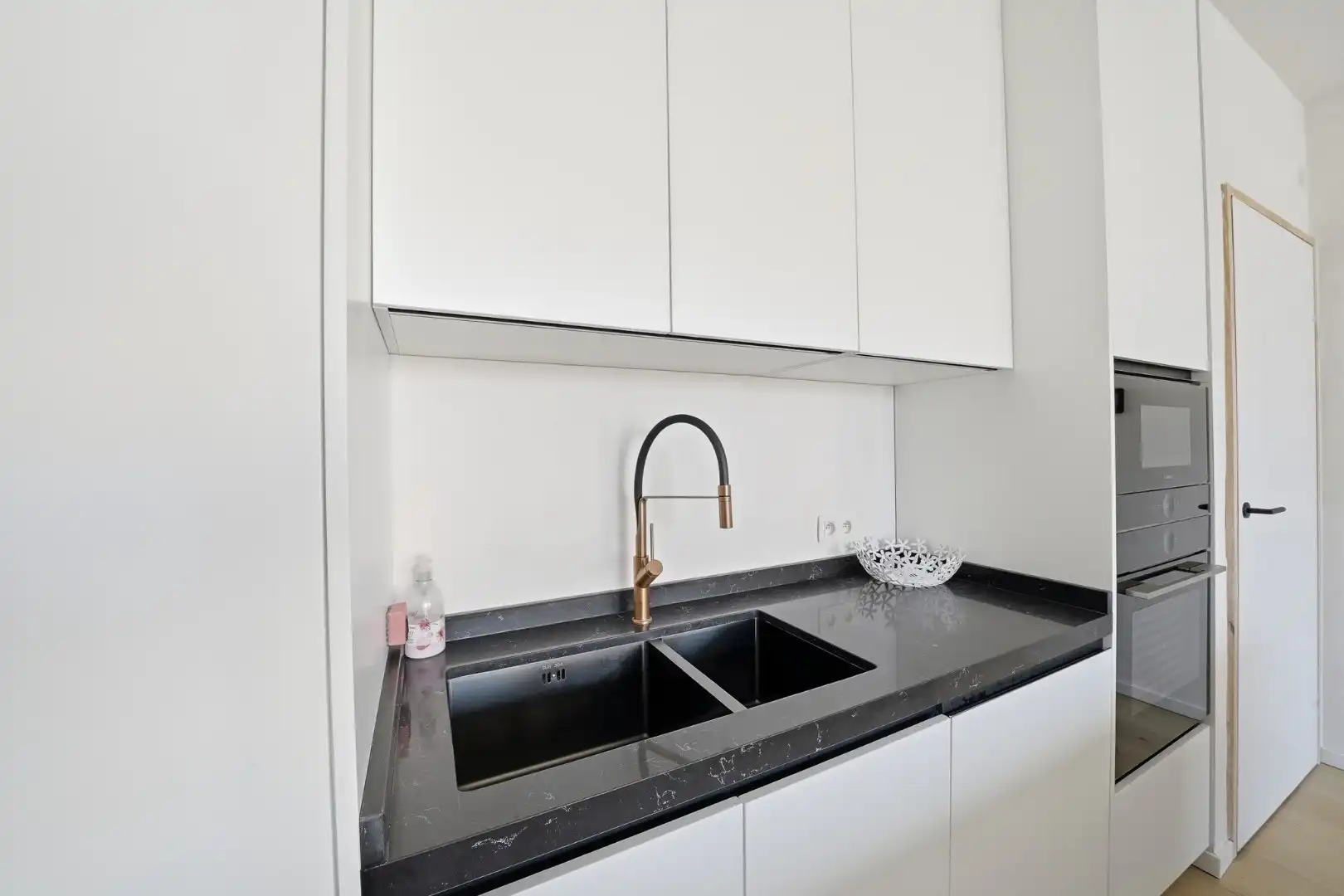Modern energiezuinig 2-slaapkamerappartement te Bredene foto 10