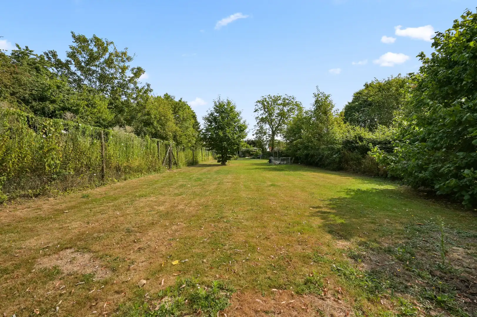 Instapklare gezinswoning met 4 slpks en ruime zuidwestgerichte tuin foto 2
