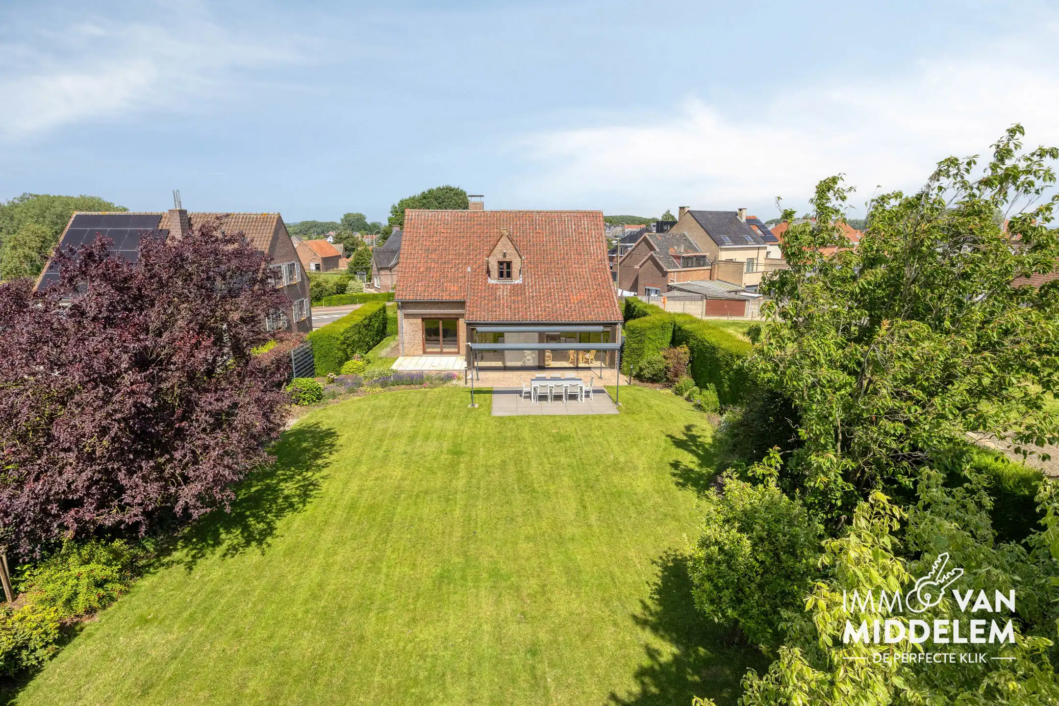 ZEER GOED ONDERHOUDEN WONING MET 4 KAMERS EN GROTE TUIN foto 2