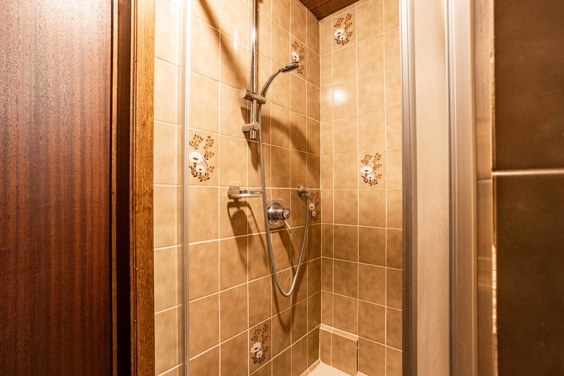 Te koop: deels te renoveren woning  aan de rand van Aalst foto 12
