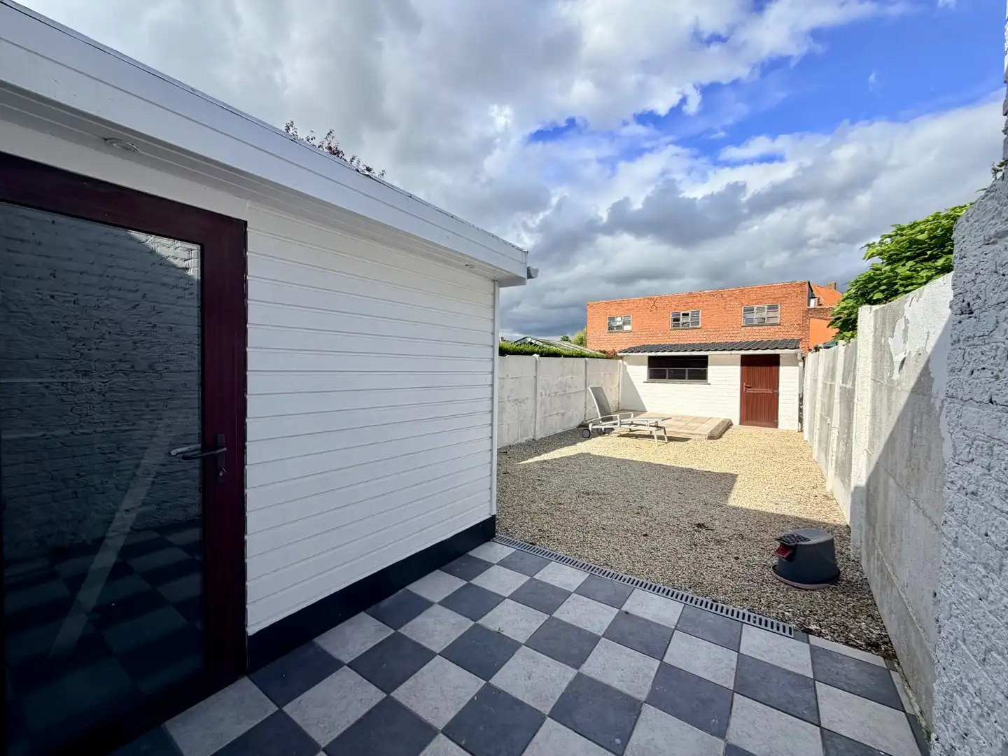 Recent opgefriste woning met 2 slaapkamers en tuin te Roeselare! foto 6
