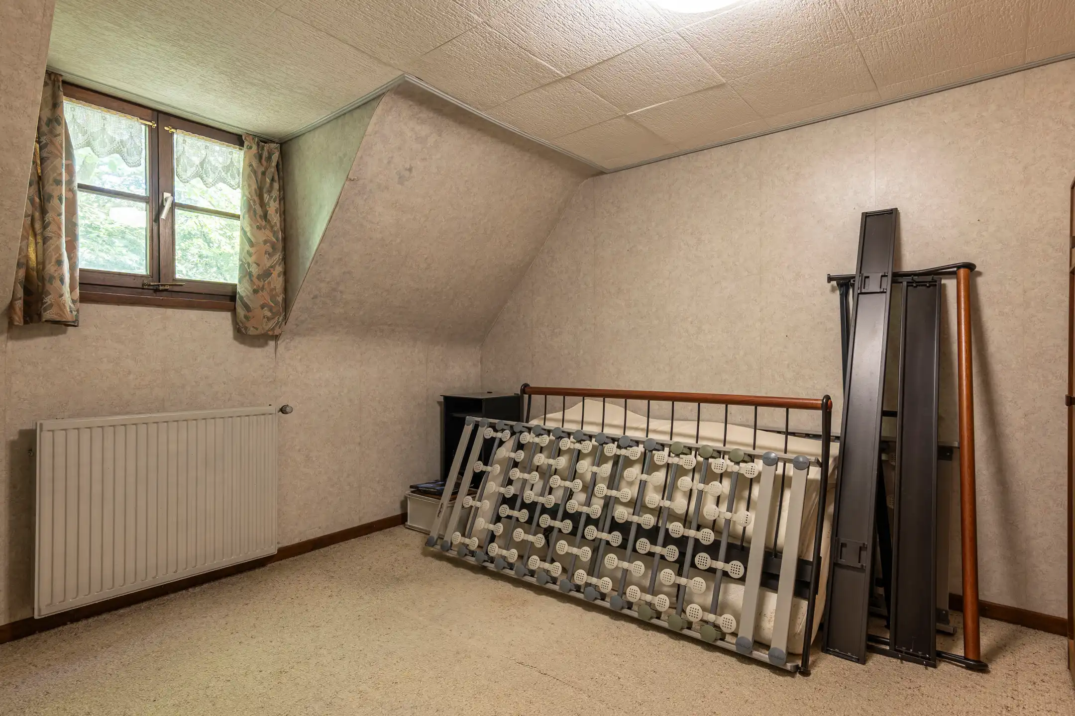 Te renoveren woning met 6 slpk. op 2.581 m² foto 17
