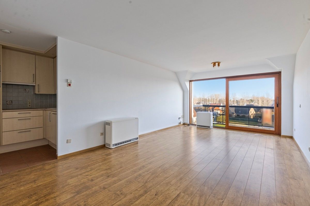 Hoofdfoto van de publicatie: Ruim appartement met drie slaapkamers, twee terrassen en parking te koop!