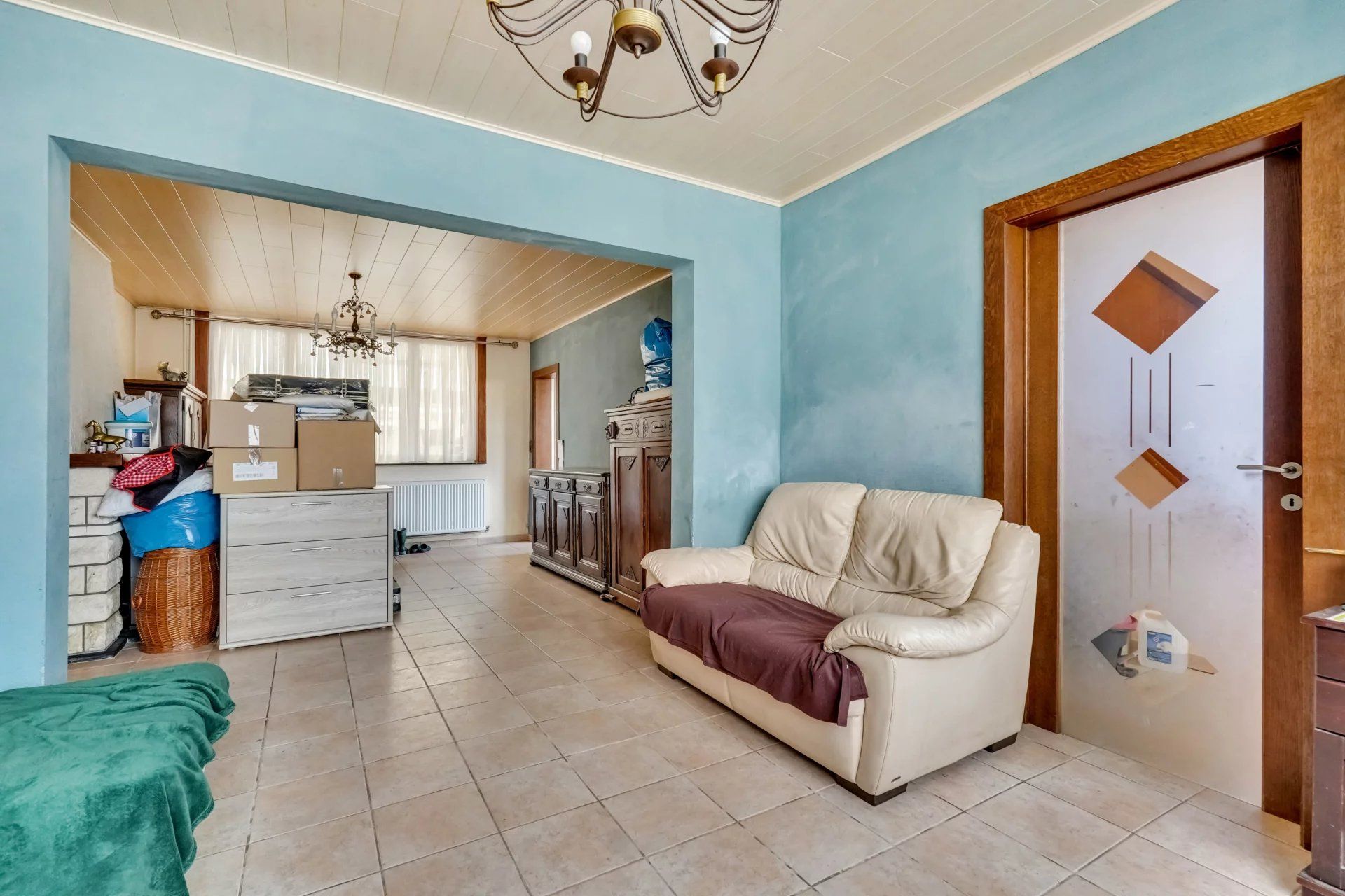 Ruime, op te knappen woning aan de stadsrand foto 8