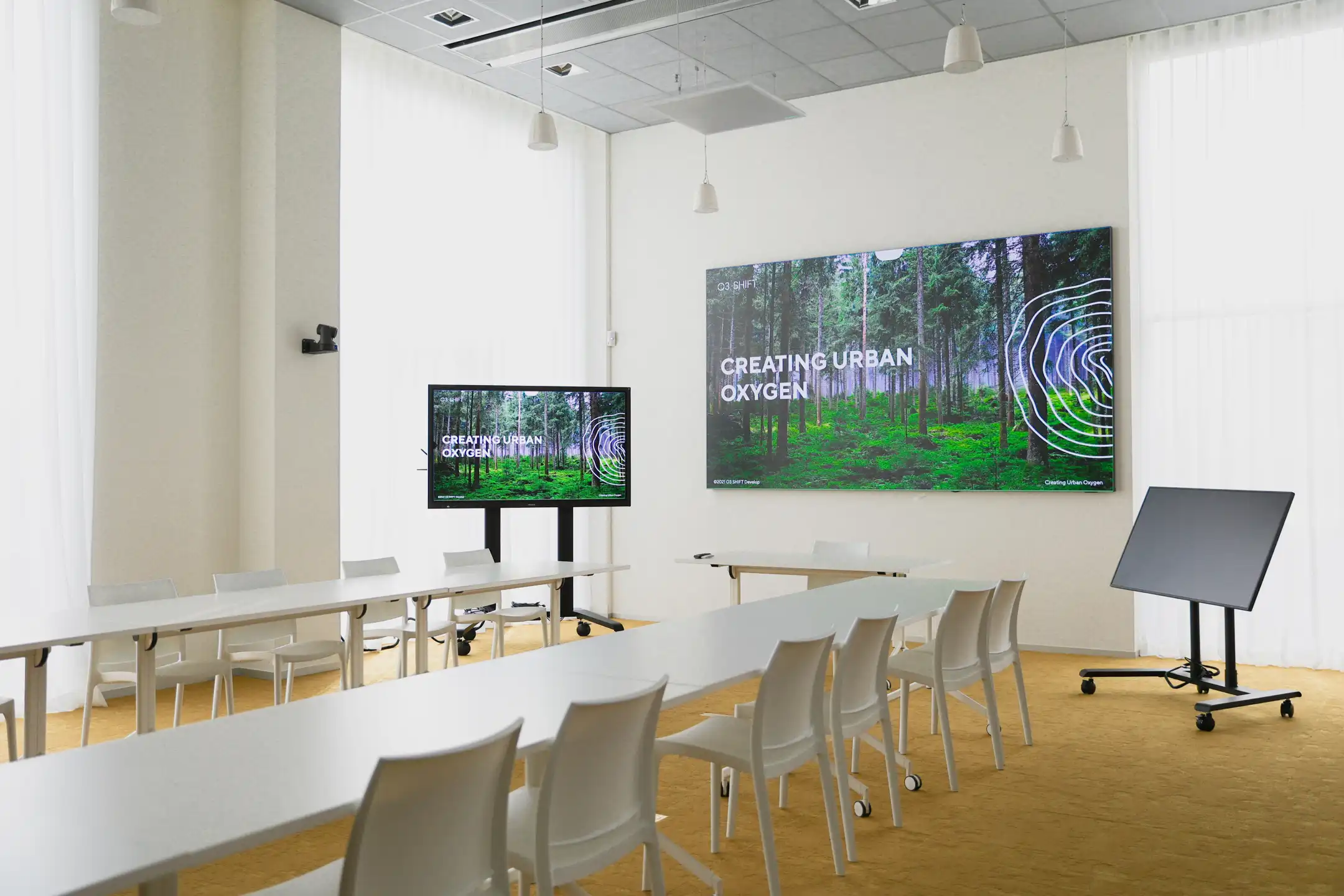 Ruim en Licht Kantoor met Uitzicht op de E313 foto 9