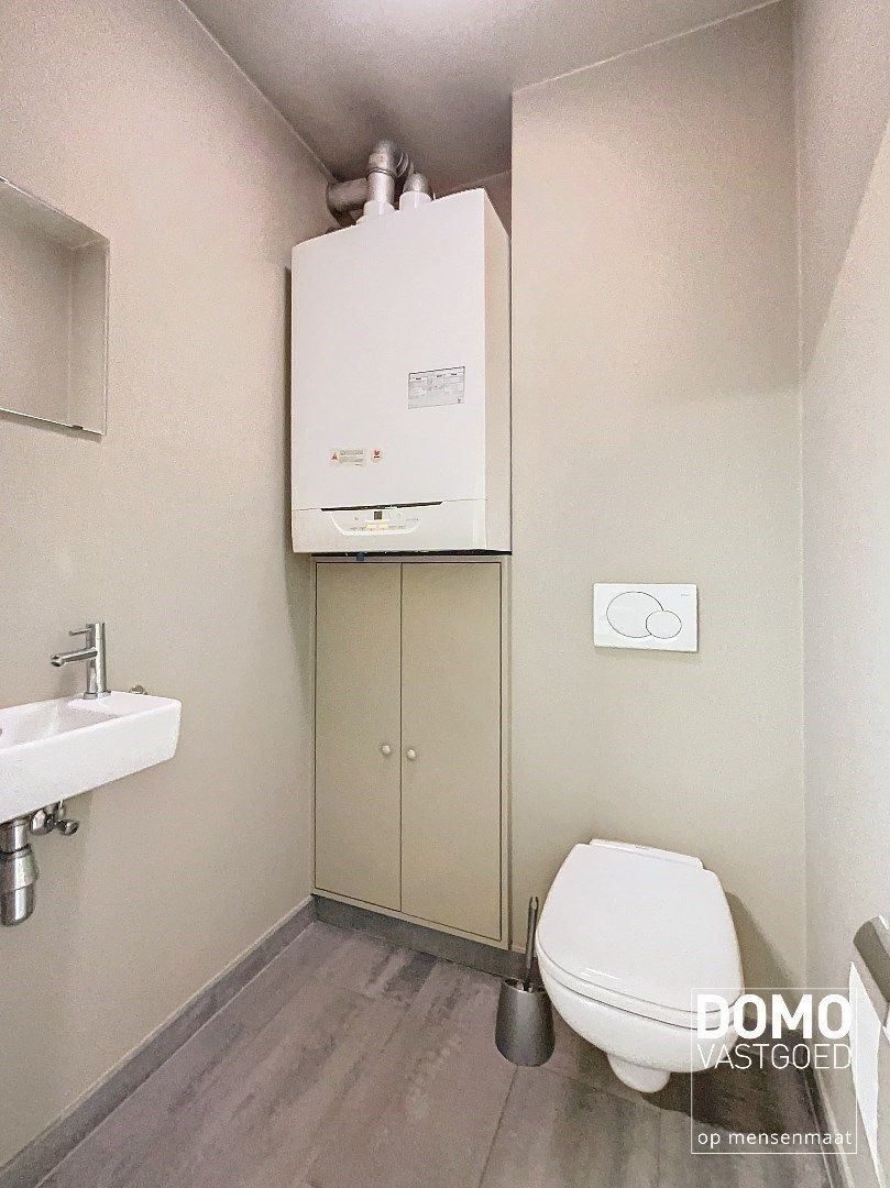 KANTOOR/PRAKTIJKRUIMTE TE HUUR IN CENTRUM KERMT MET ONDERGRONDSE AUTOSTANDPLAATS foto 12