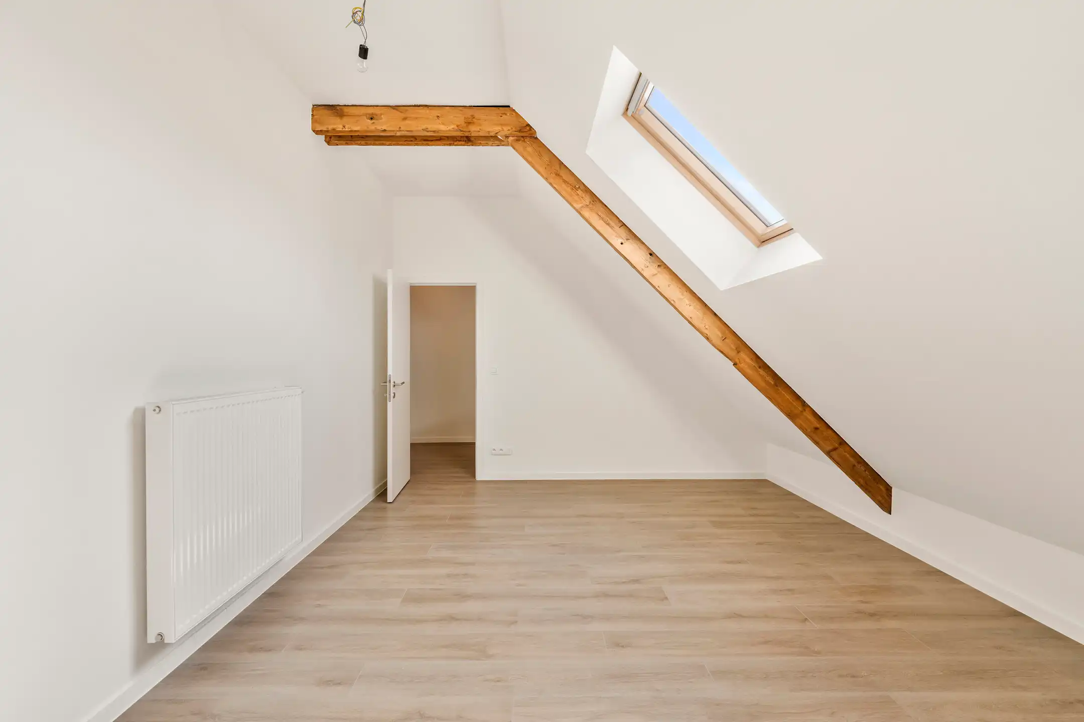 Instapklare topper met 5 slaapkamers en tuin in Moen foto 15