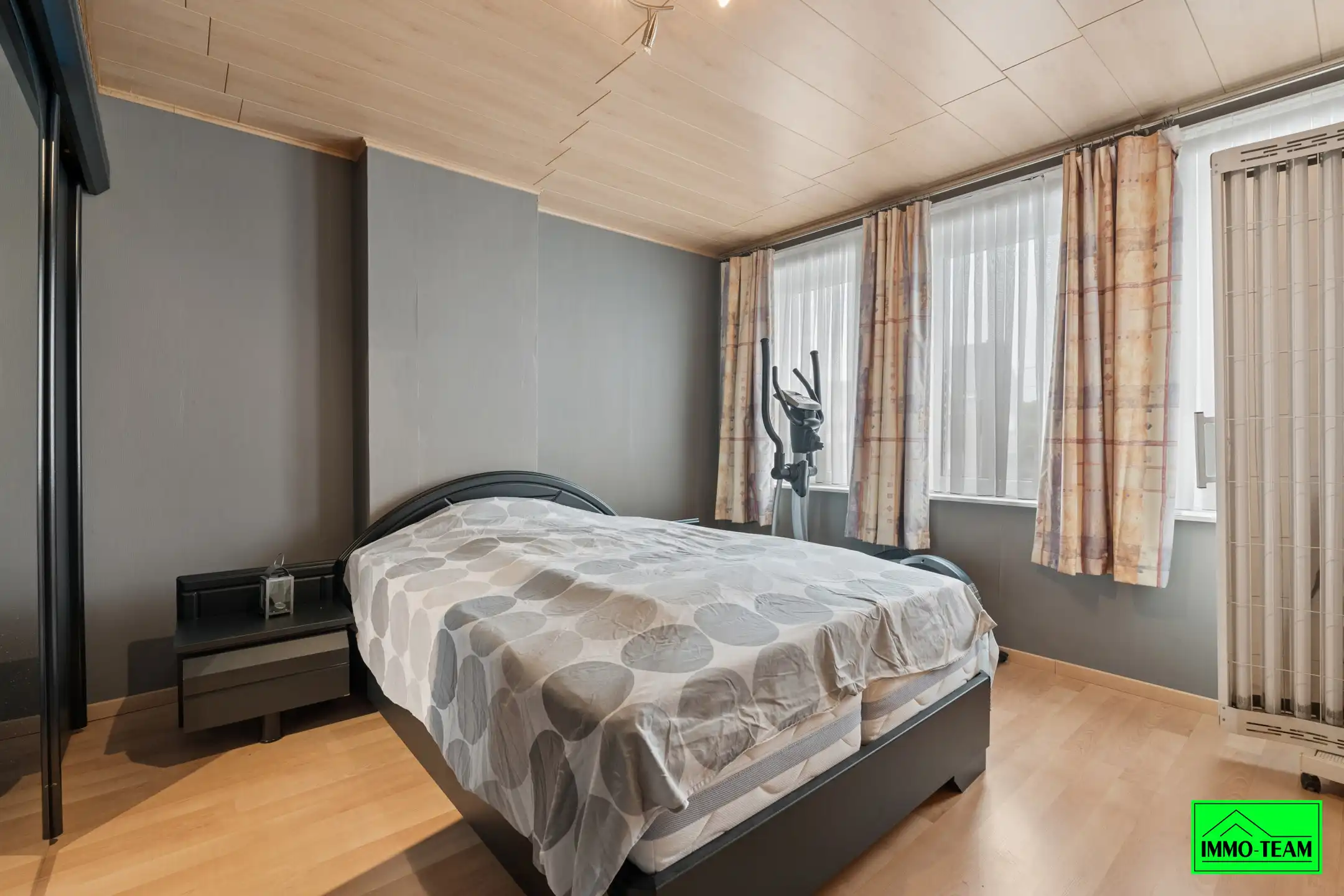  Volledig gerenoveerde en instapklare 2-gevelwoning  foto 17