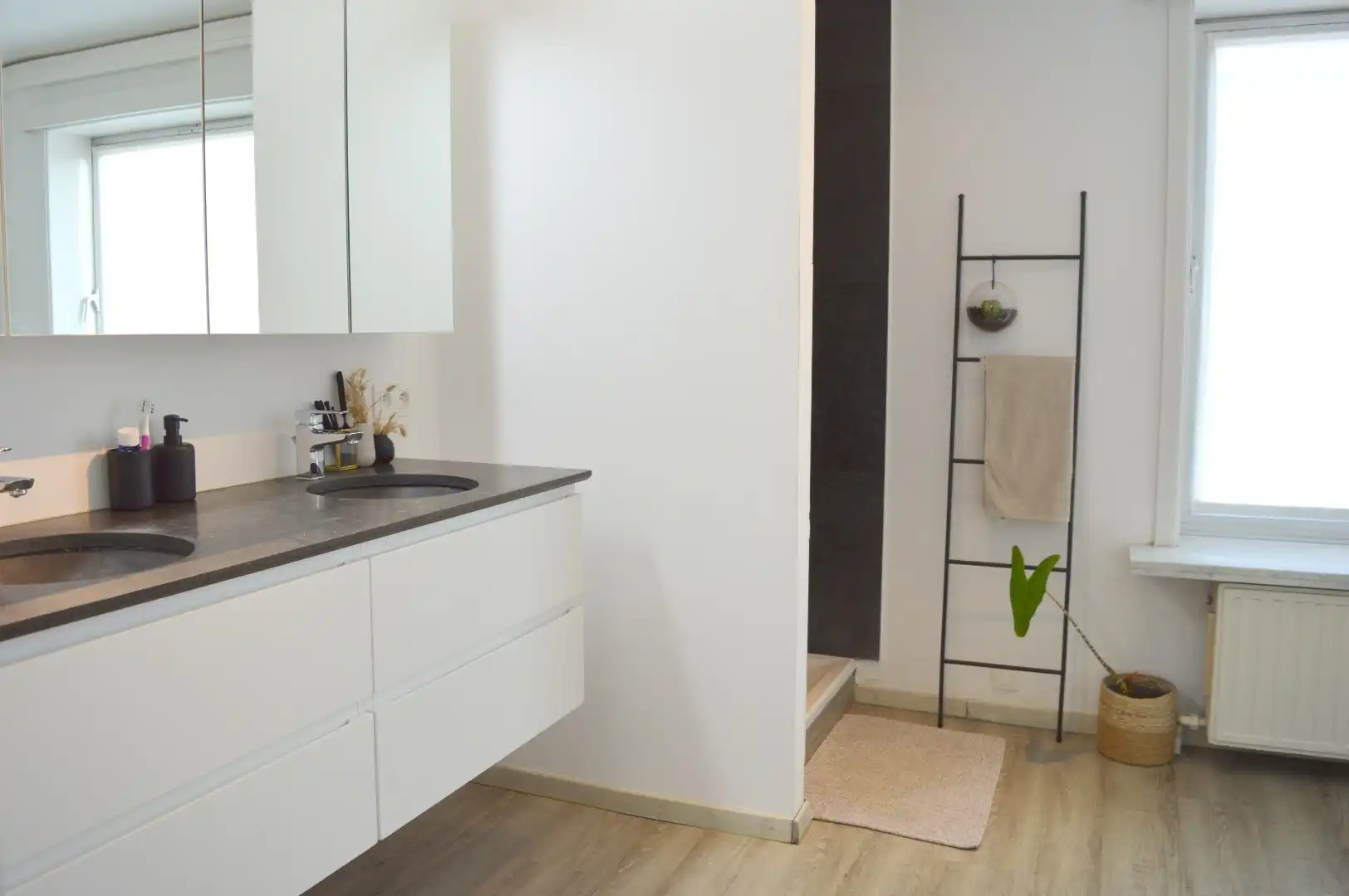 Vernieuwd 2 slaapkamer appartement in het centrum van Gullegem foto 4