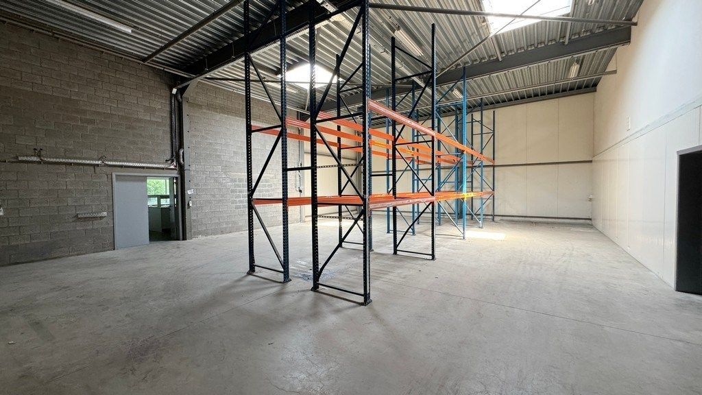 Logistiek bedrijfspand te huur in industriezone te Malle foto 11