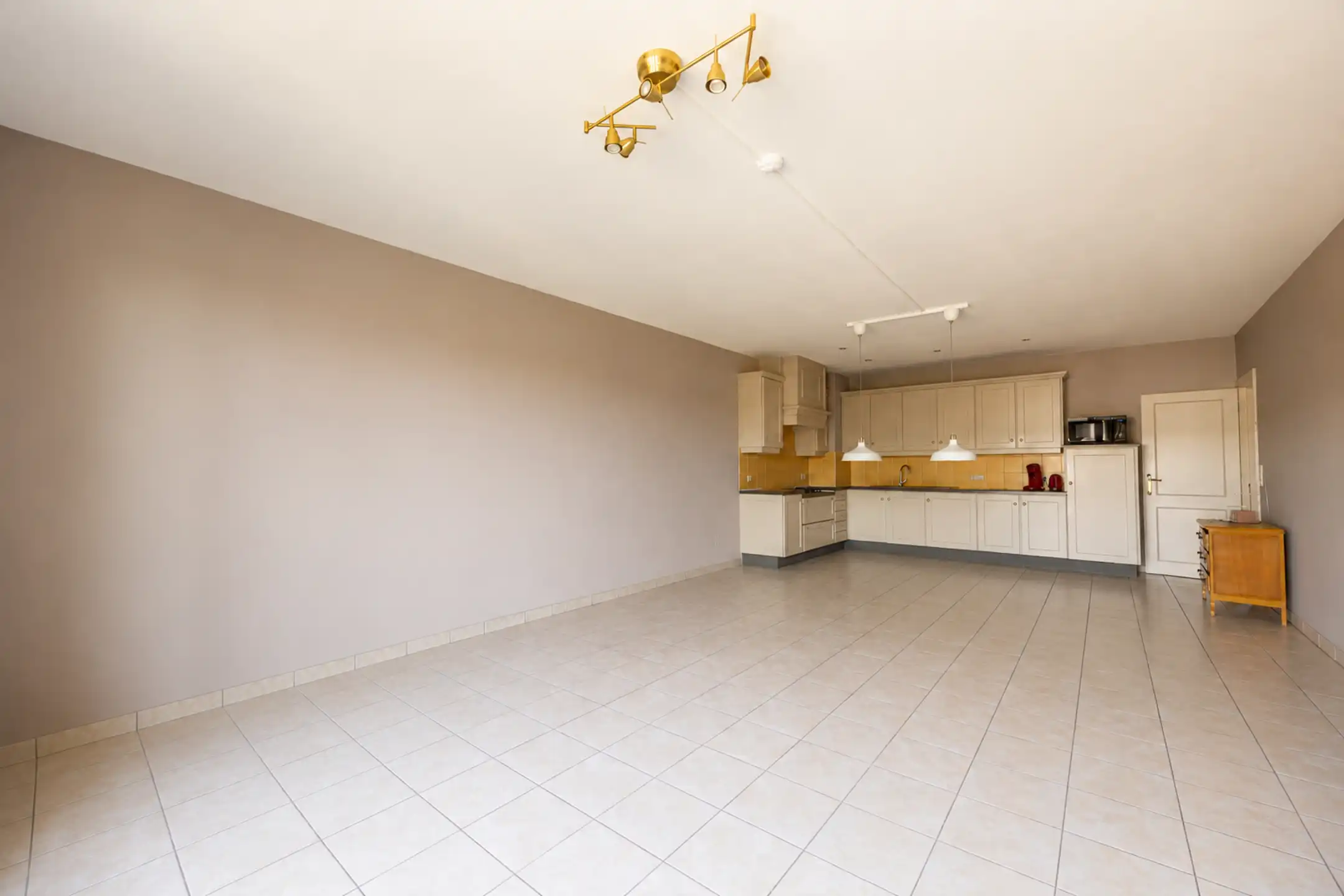 Verzorgd appartement met terras te Lier foto 3