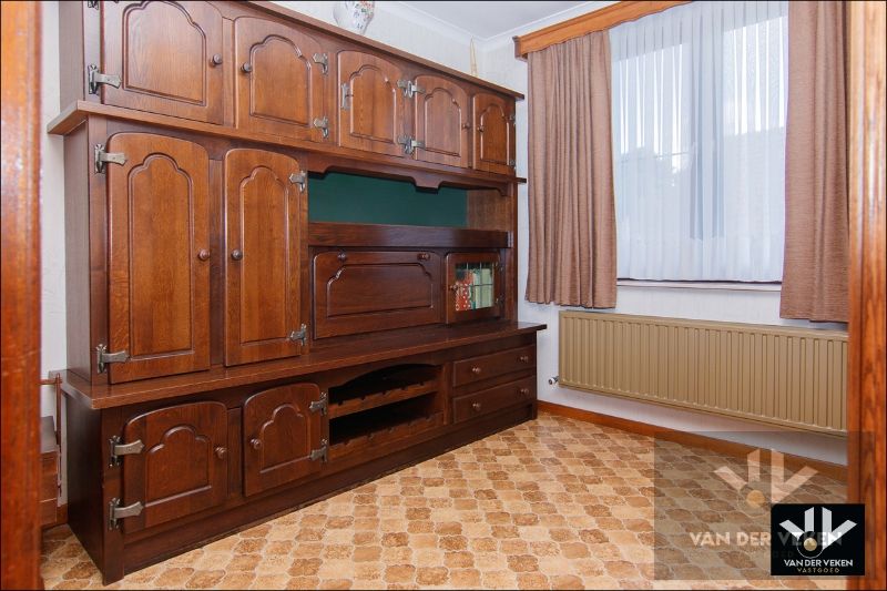 INSTAPKLAAR GEHEEL VAN MAAR LIEFST 370m² OP RUSTIGE LOCATIE foto 17