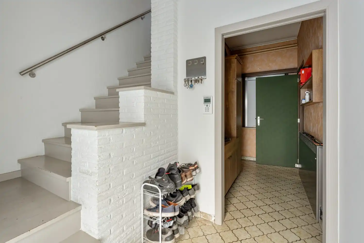Commercieel pand met ruime handelsruimte, loods én drie-slaapkamer appartement van 160 m² in Wezemaal ! foto 17