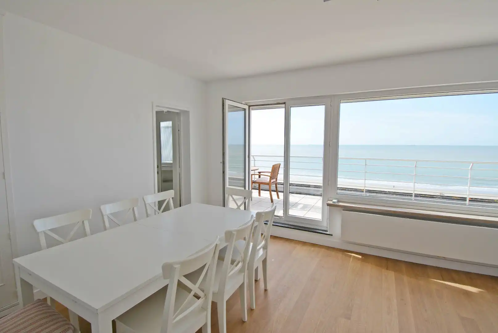 Penthouse op de Zeedijk in Duinbergen met heerlijk terras foto 7