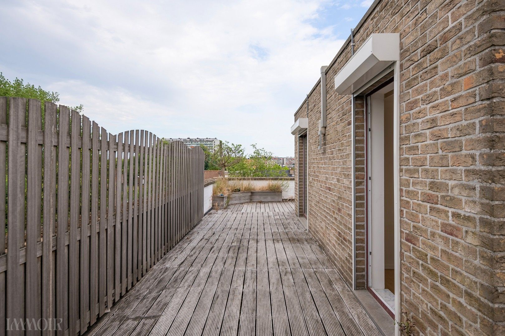 Instapklaar dakappartement met terras en panoramisch zicht in Merksem foto 12