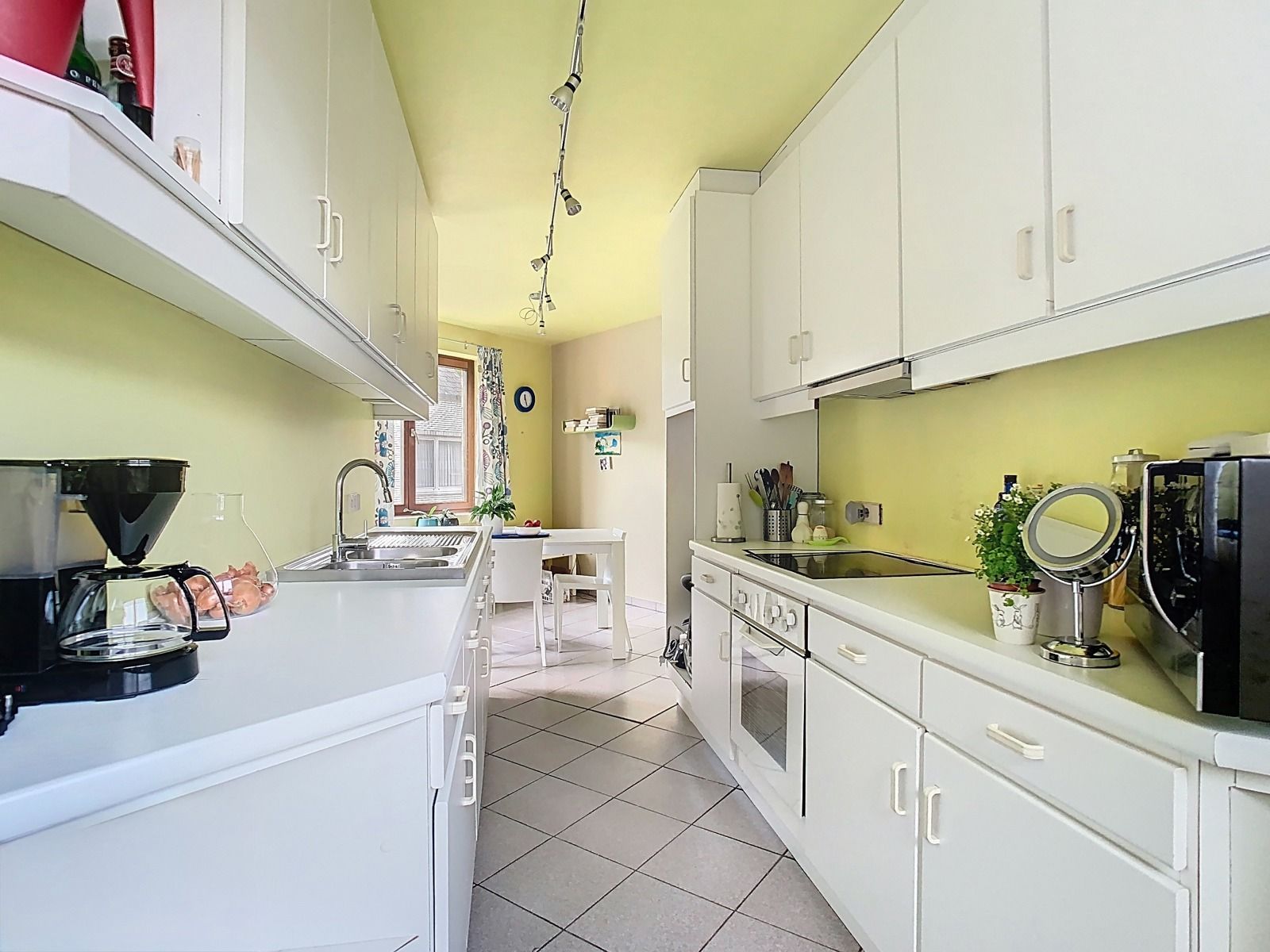 Lichtrijke, Ruime Woning met 3 SLPK, dubbele garage én tuin! foto 5