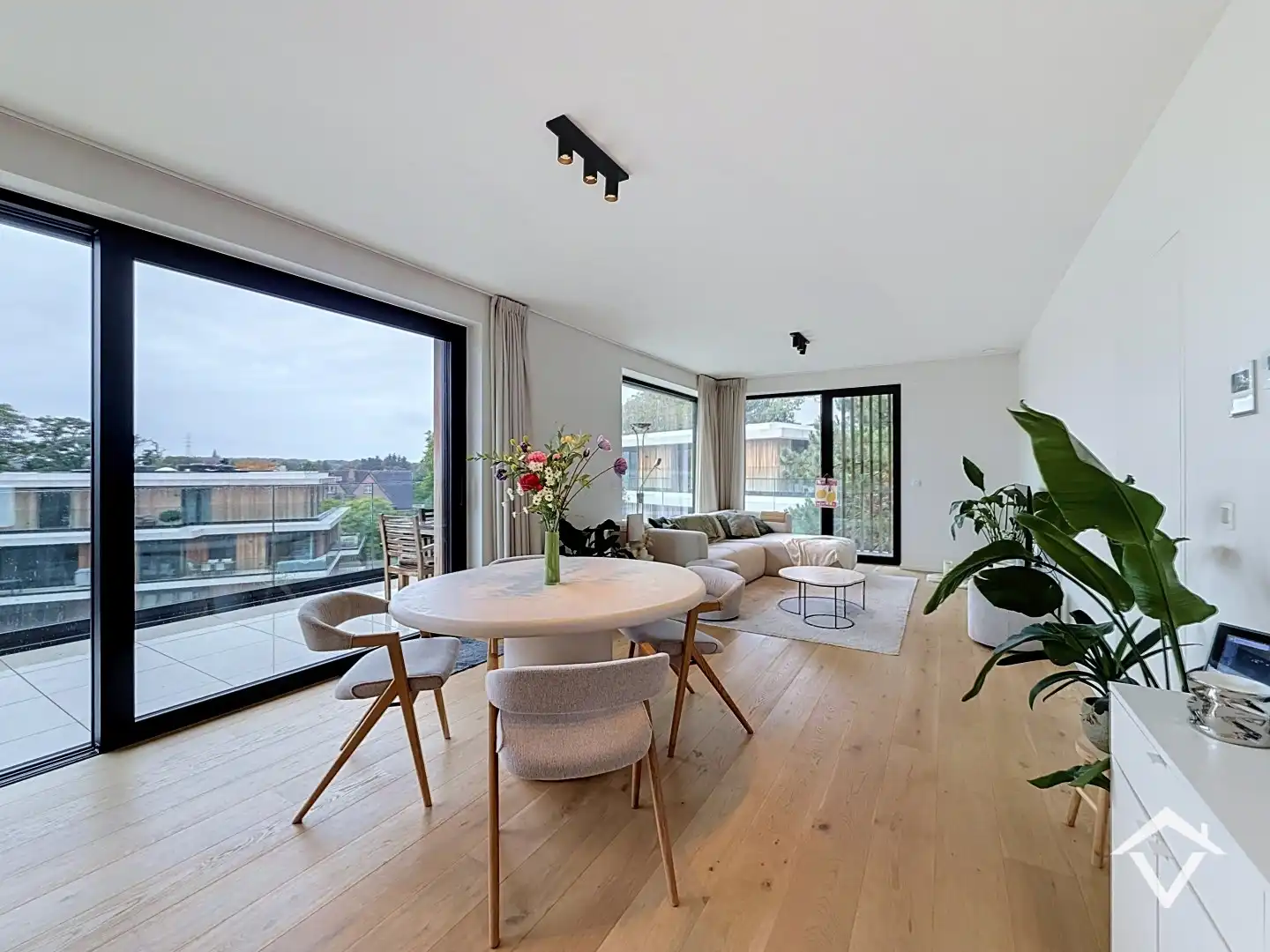 Prachtige penthouse met twee slaapkamers, autostaanplaats en zonnig terras te Rumbeke foto 8