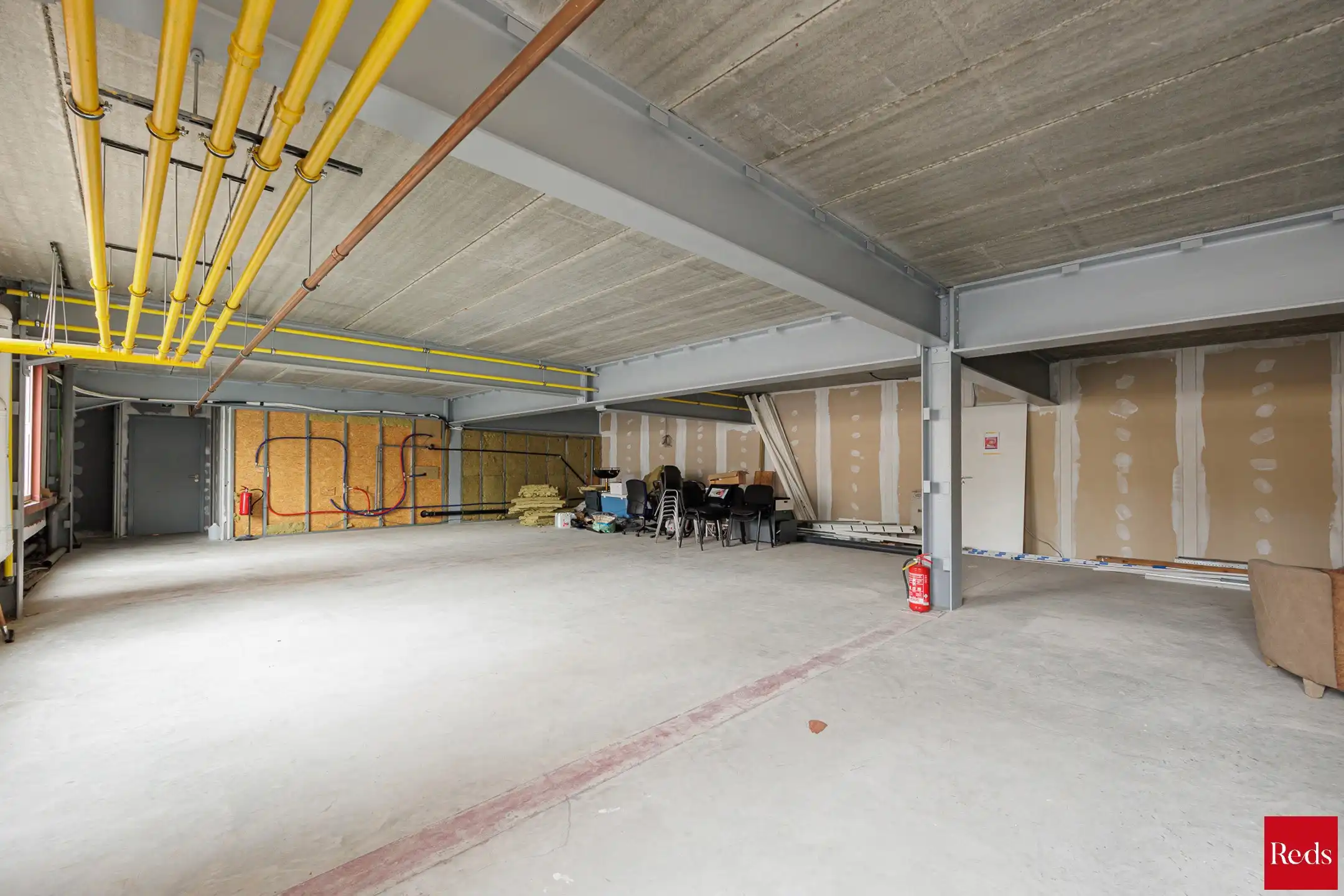 Ruime polyvalente ruimte van 143 m² op strategische locatie foto 4