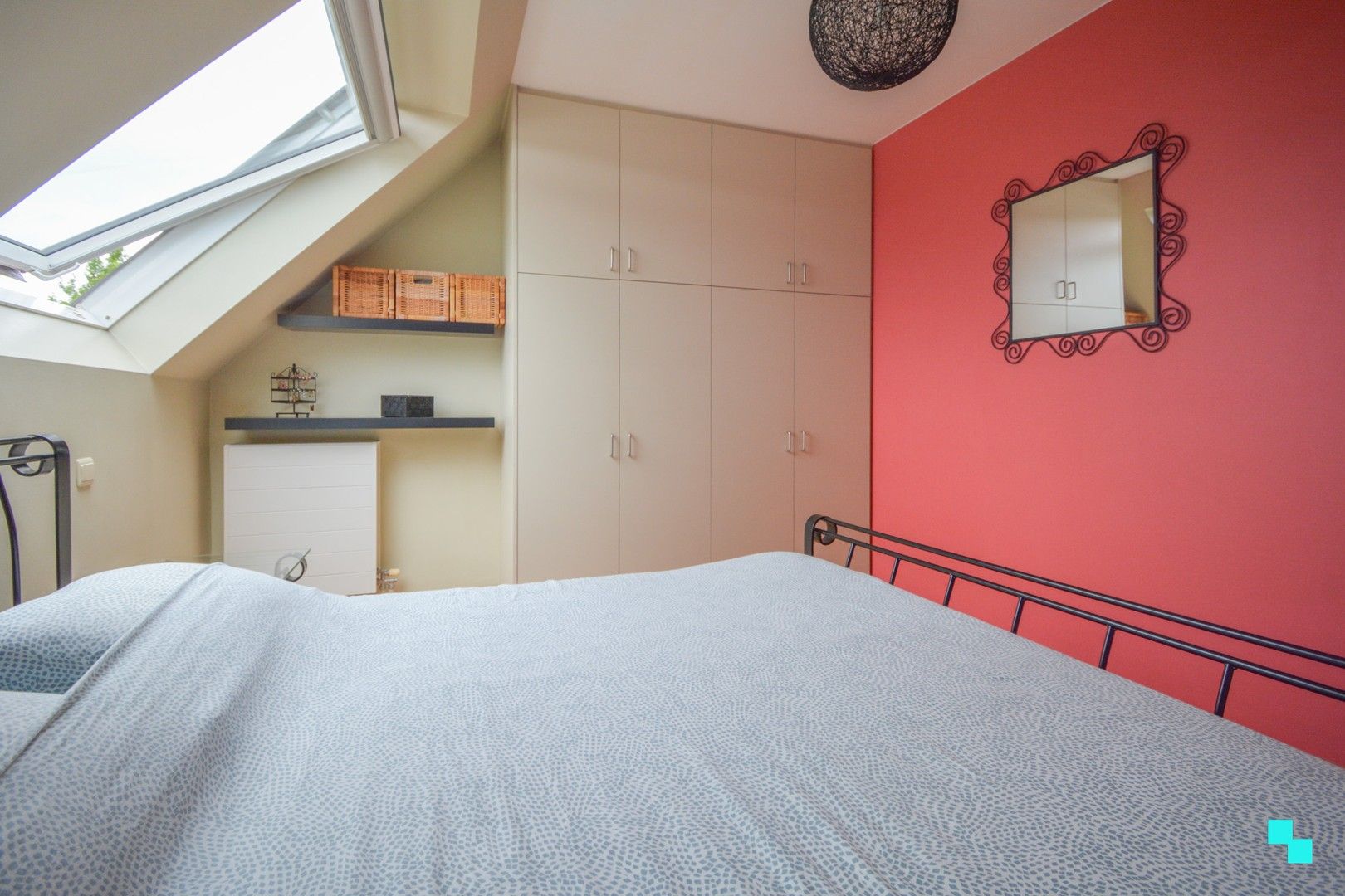 Smaakvol gerenoveerde woning met garage achteraan te Roeselare foto 25